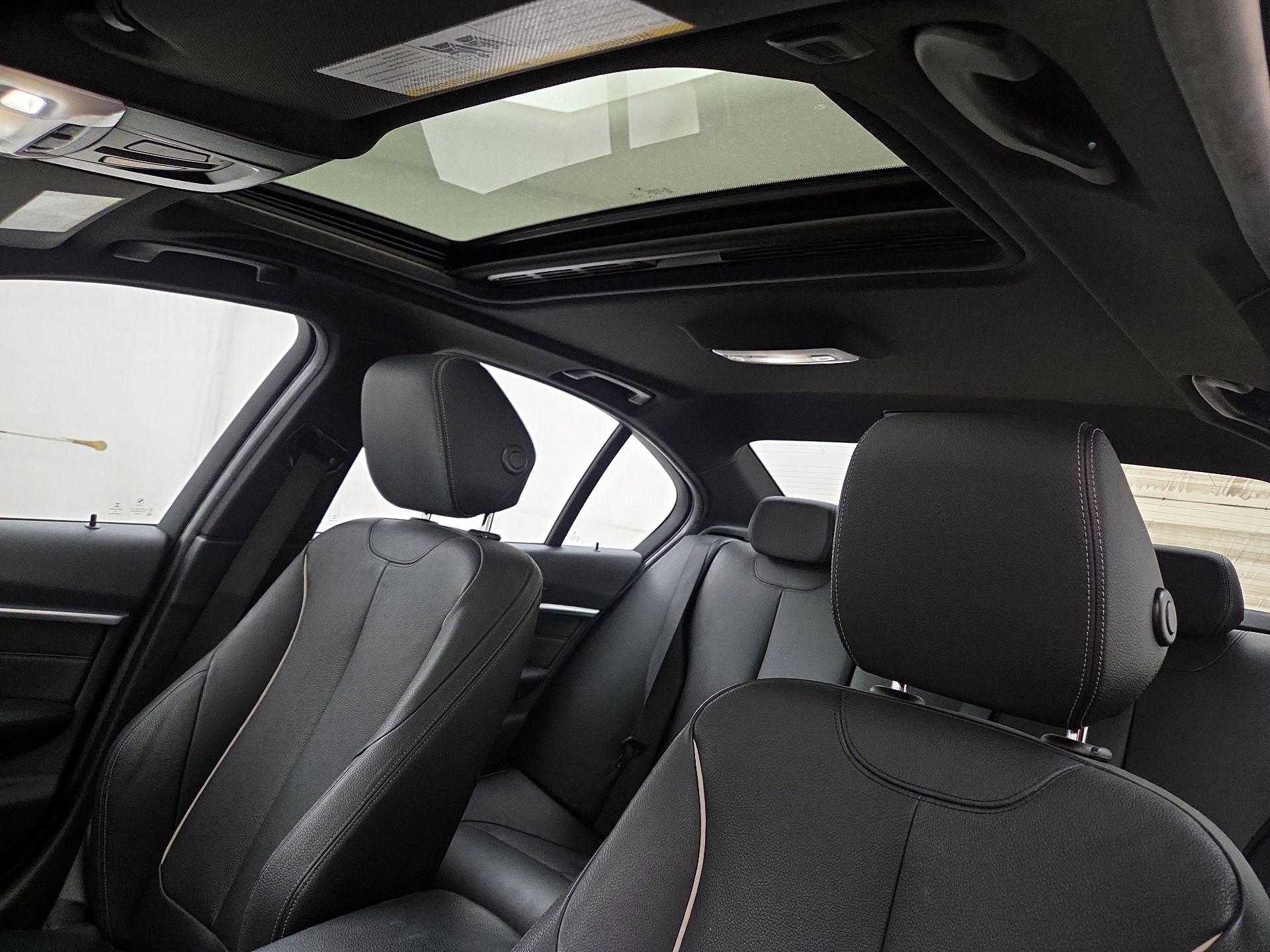 Thumbnail: 2016 BMW 3 Series - 20