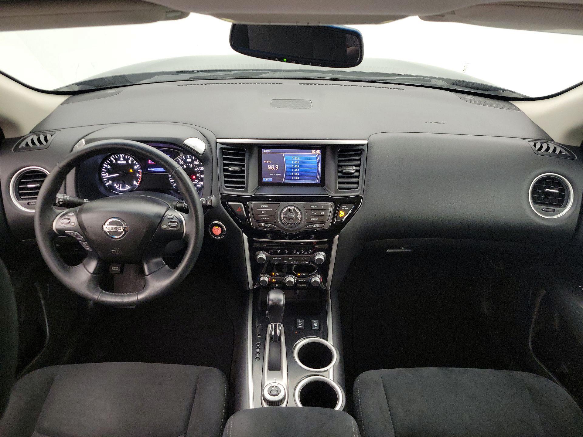 Thumbnail: 2016 Nissan Pathfinder - 9