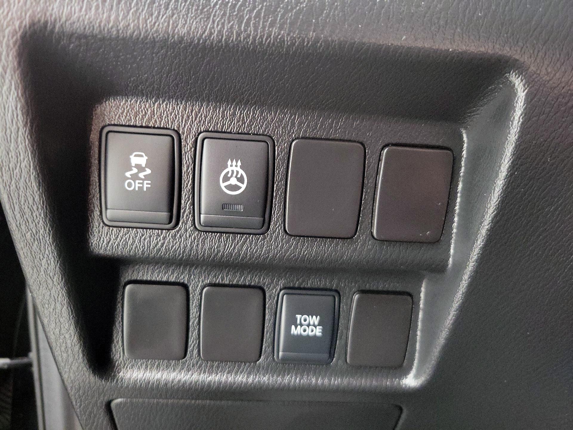 Thumbnail: 2016 Nissan Pathfinder - 13