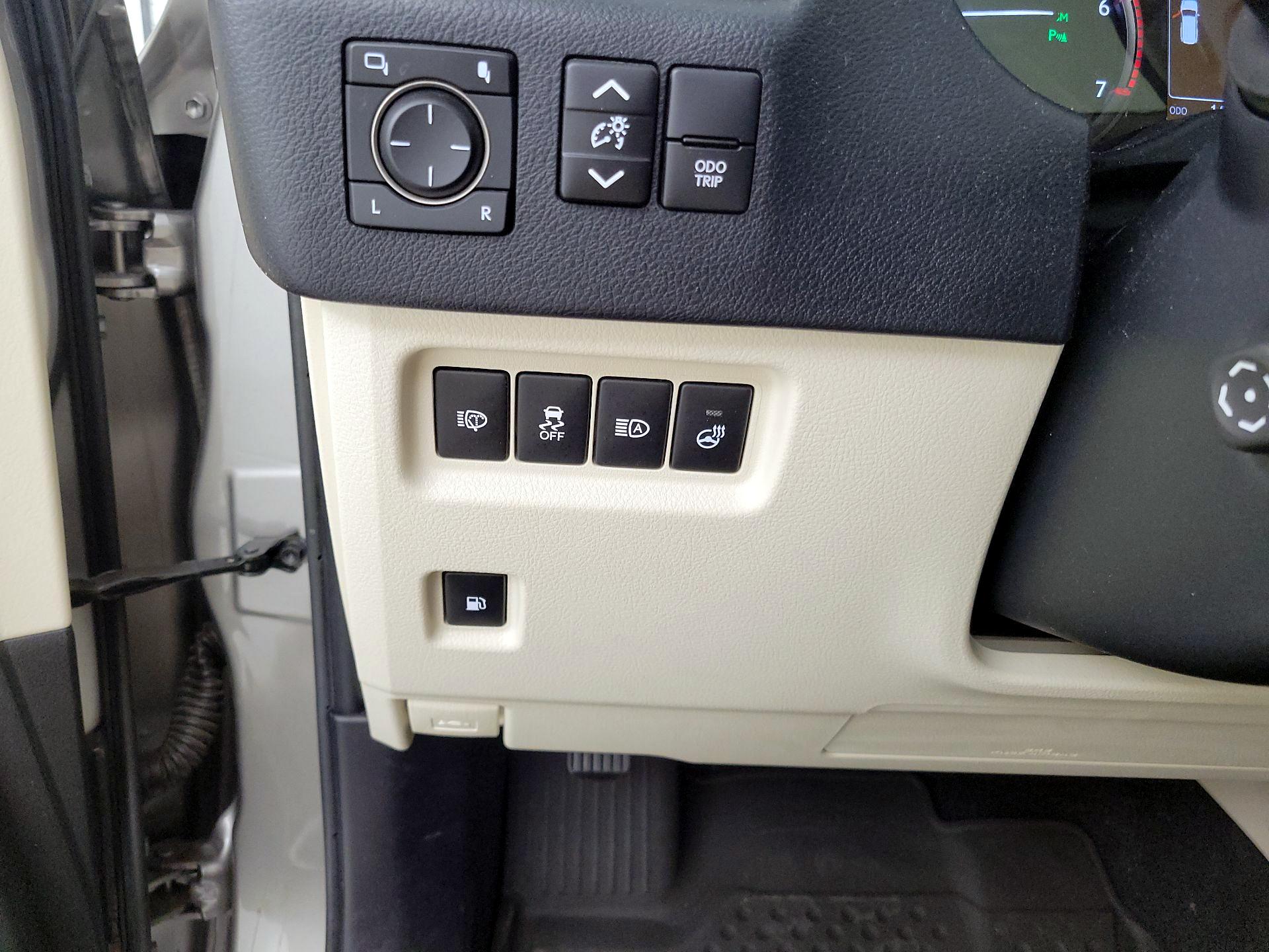 Thumbnail: 2022 Lexus GX - 13