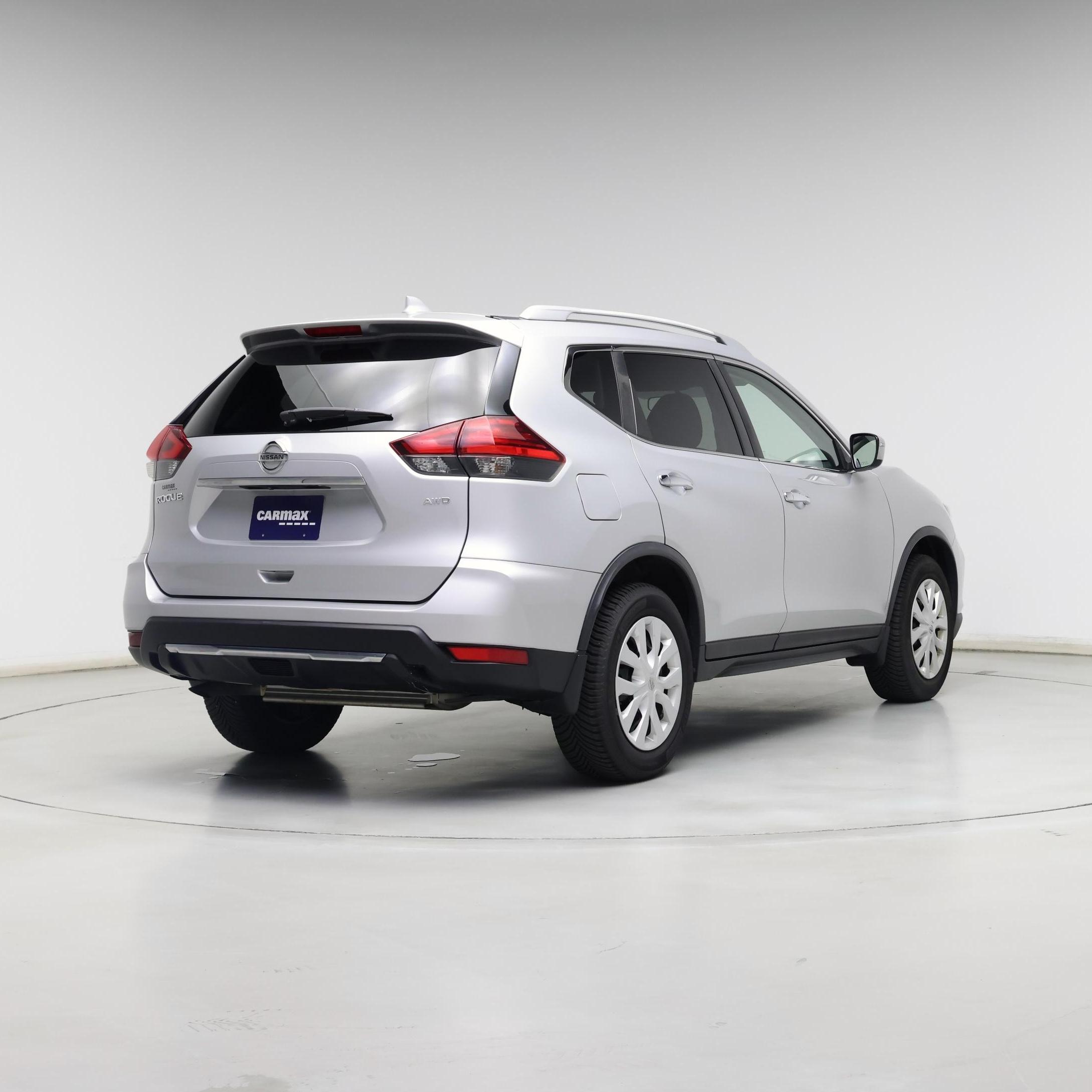 Thumbnail: 2017 Nissan Rogue - 8
