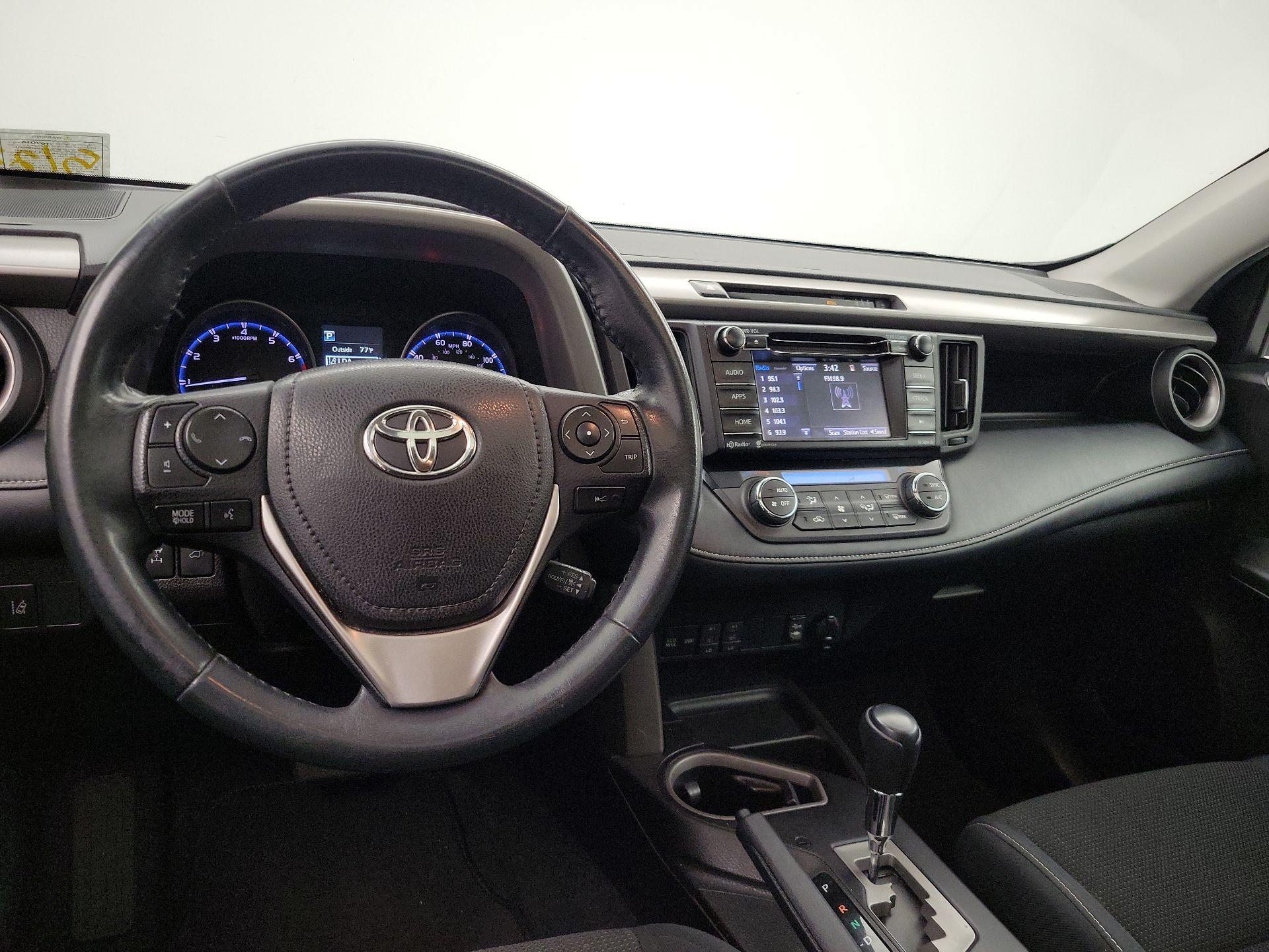 Thumbnail: 2018 Toyota RAV4 - 9