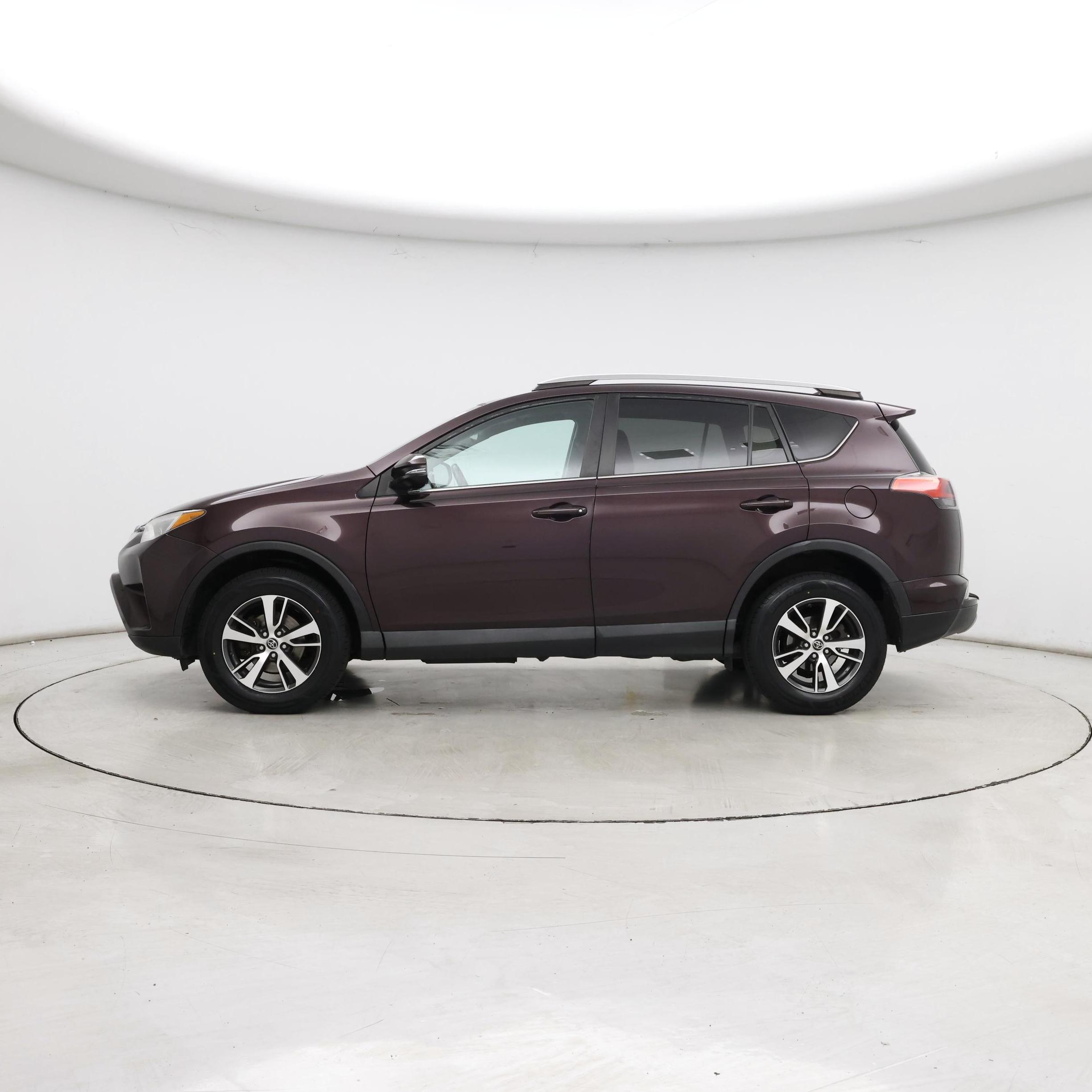 Thumbnail: 2018 Toyota RAV4 - 3