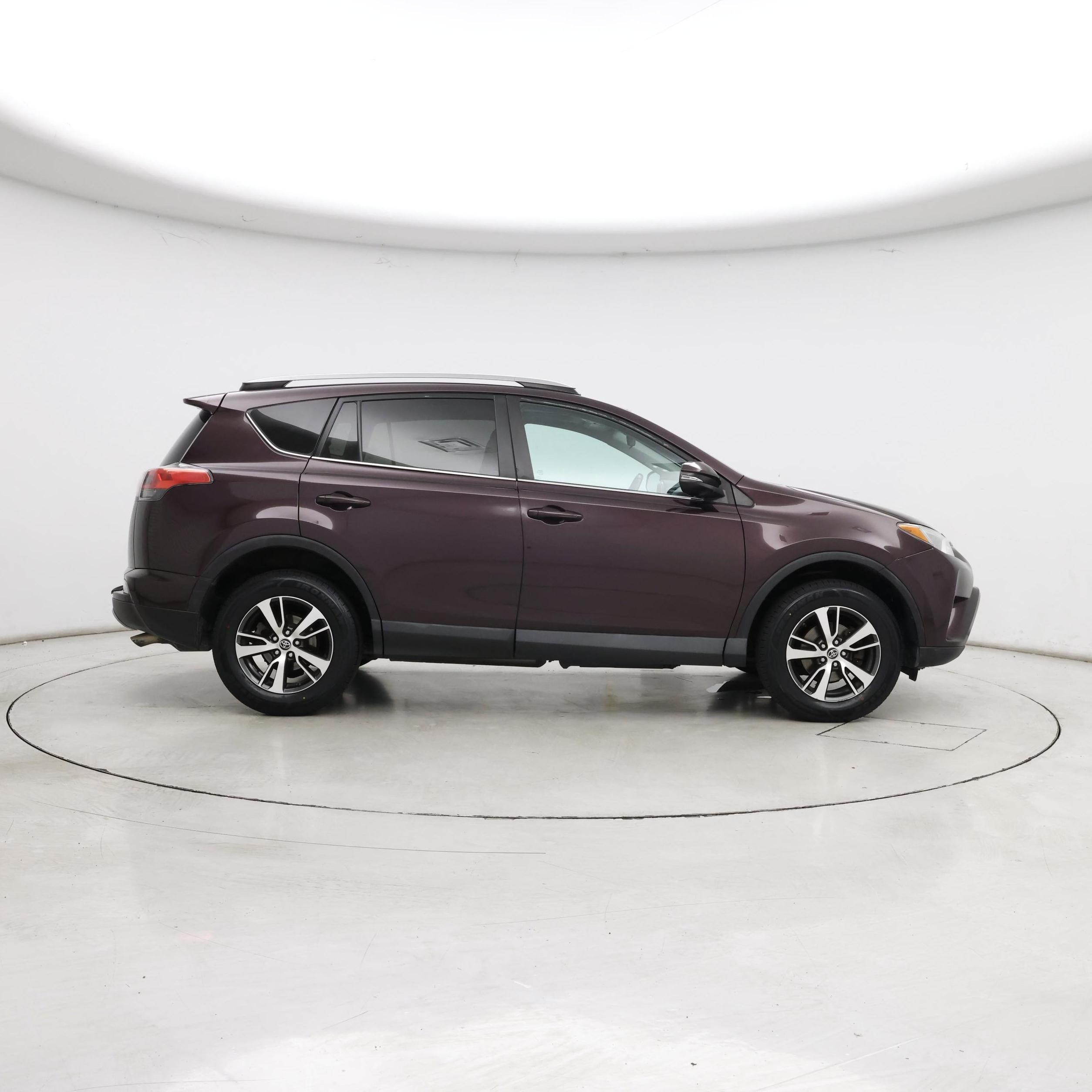 Thumbnail: 2018 Toyota RAV4 - 7