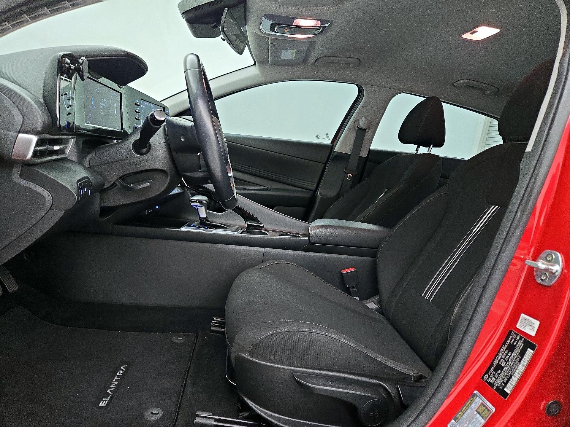 Thumbnail: 2021 Hyundai Elantra - 11