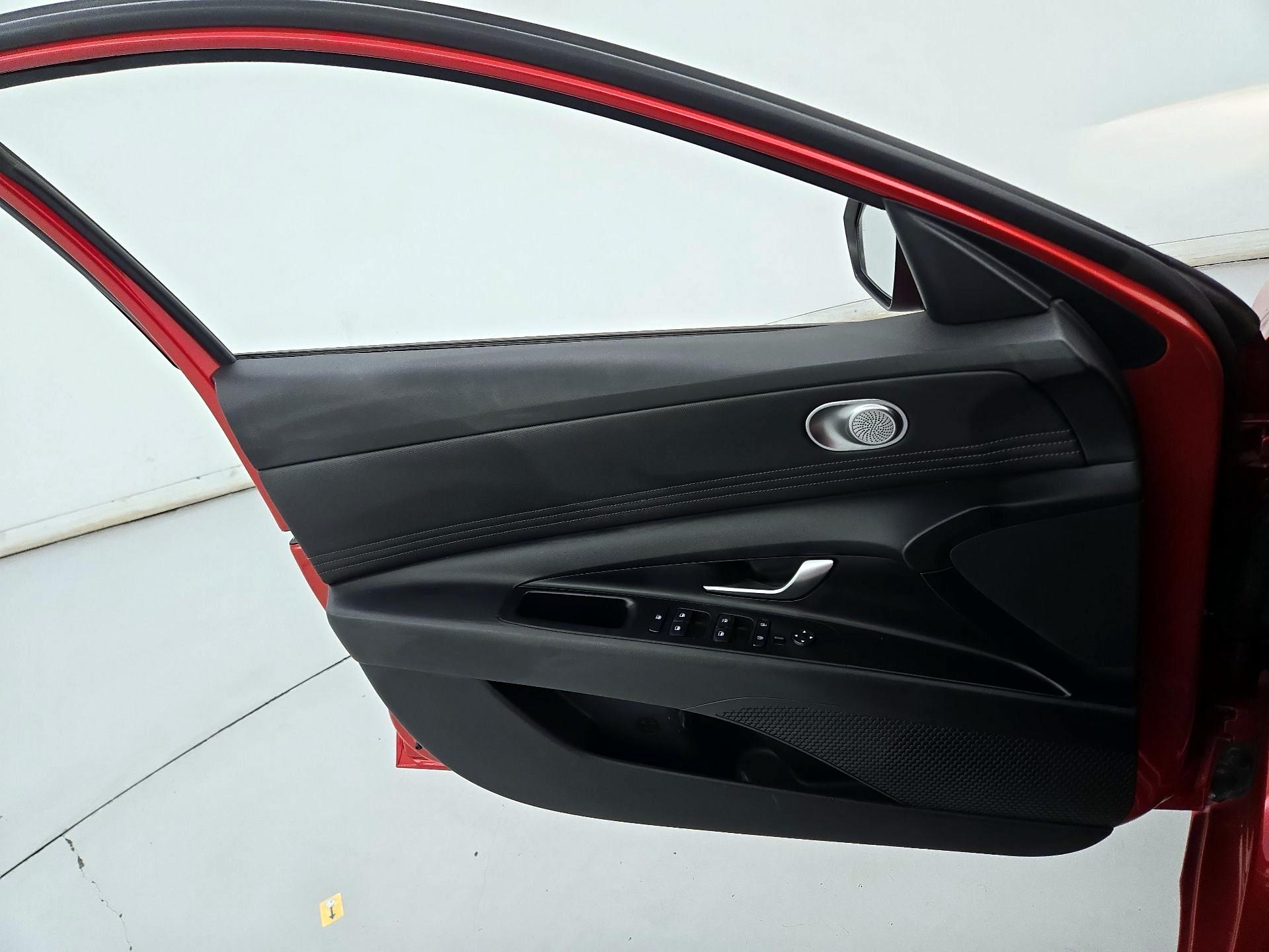 Thumbnail: 2021 Hyundai Elantra - 12