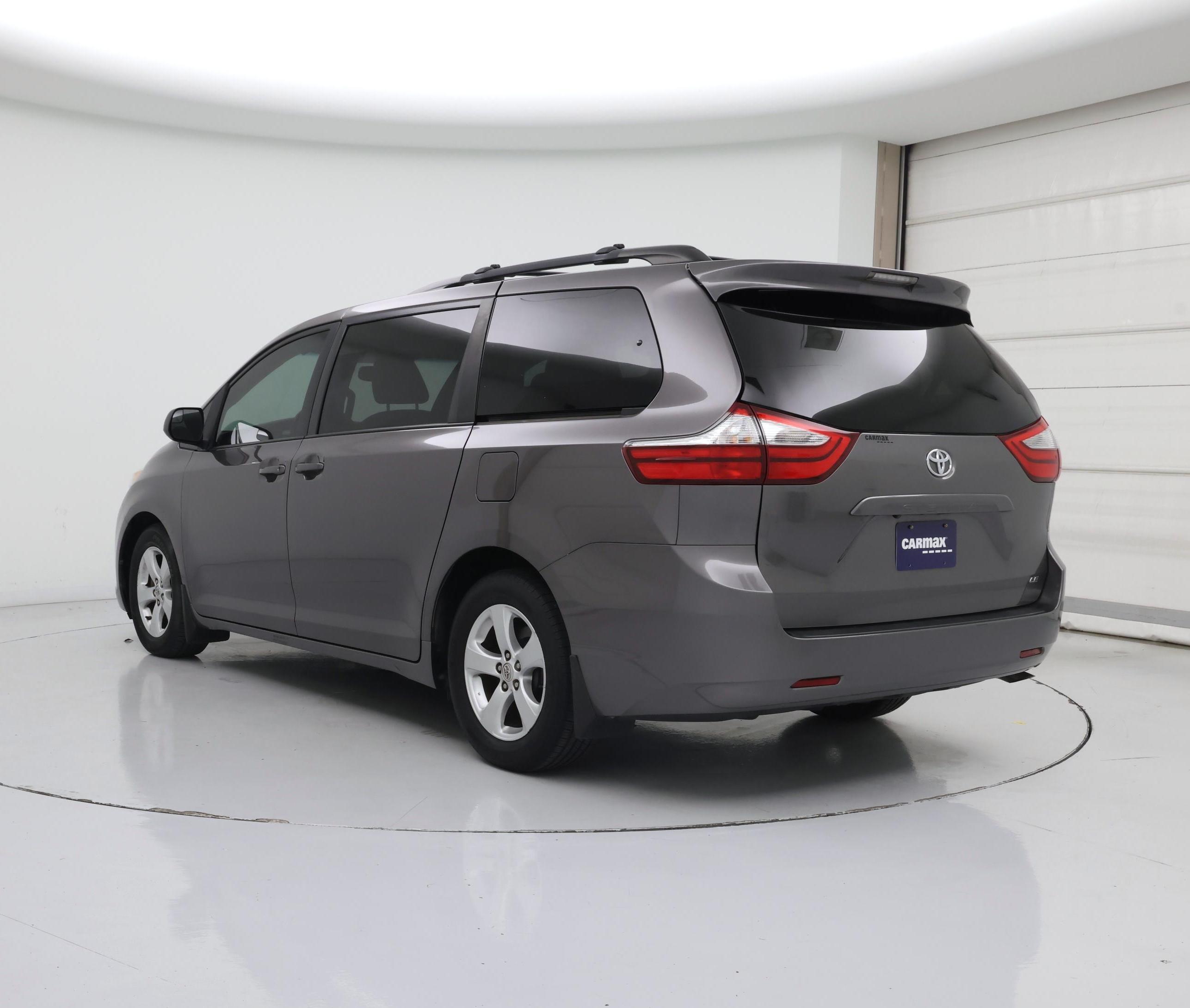 Thumbnail: 2016 Toyota Sienna - 2