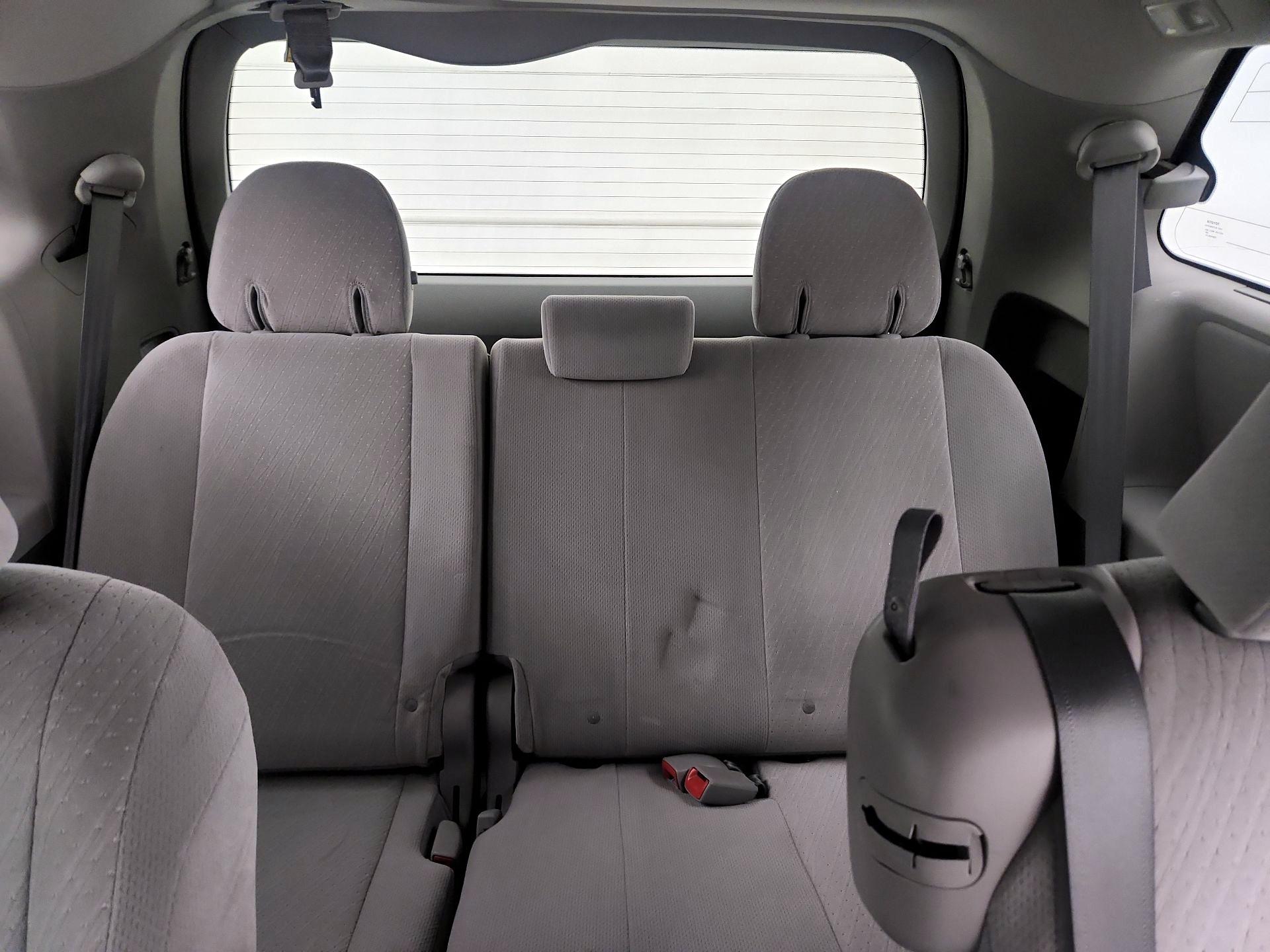 Thumbnail: 2016 Toyota Sienna - 19