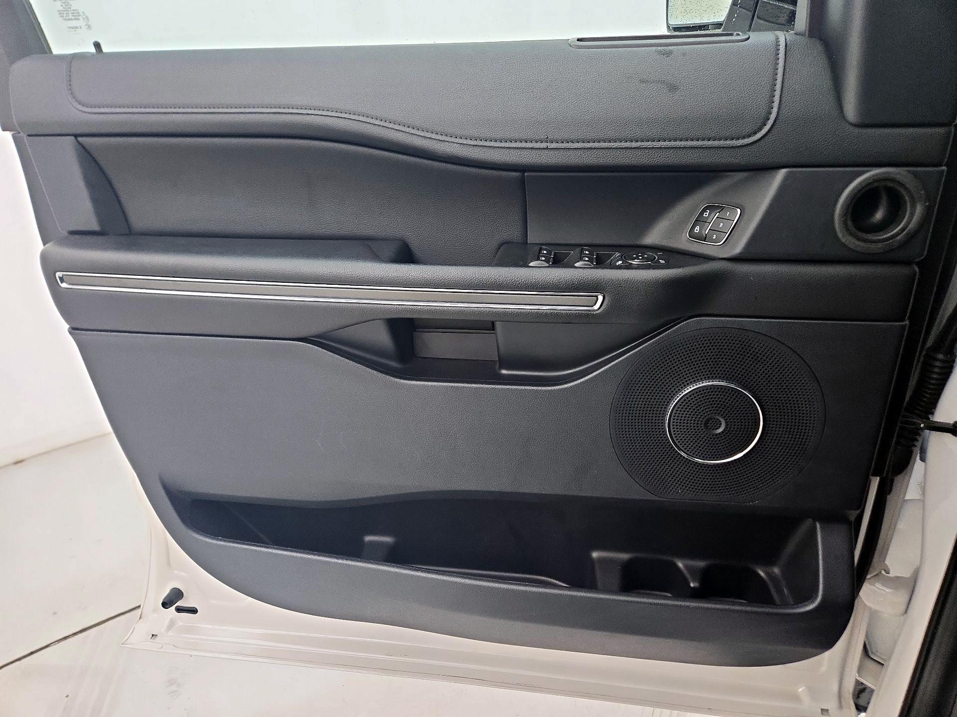 Thumbnail: 2019 Ford Expedition - 12