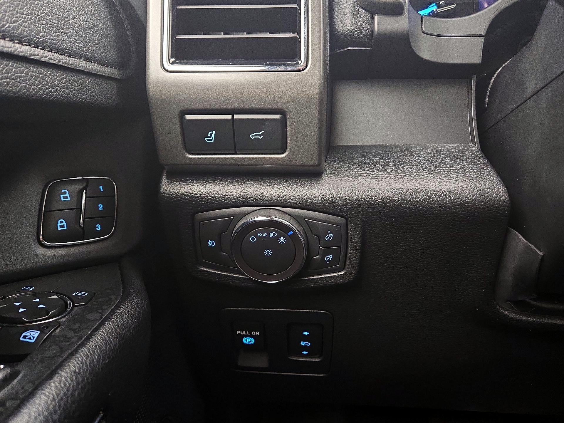 Thumbnail: 2019 Ford Expedition - 13