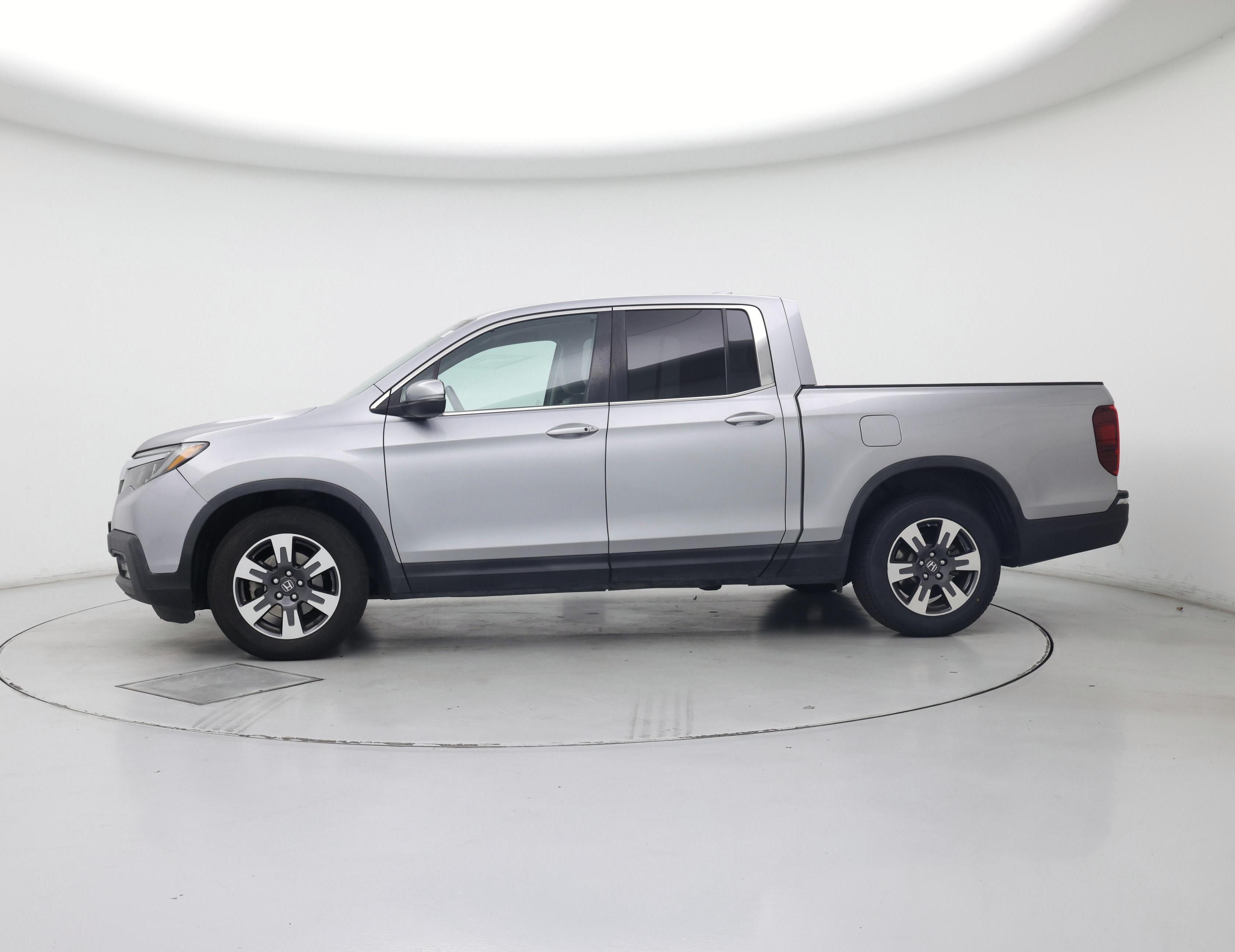 Thumbnail: 2017 Honda Ridgeline - 3