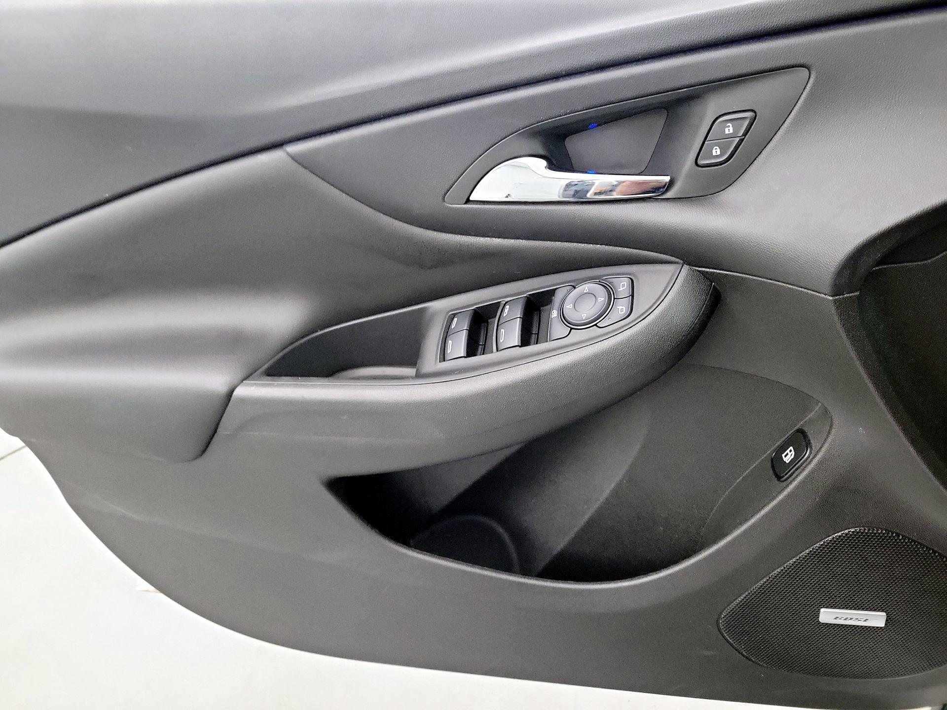 Thumbnail: 2016 Chevrolet Volt - 12