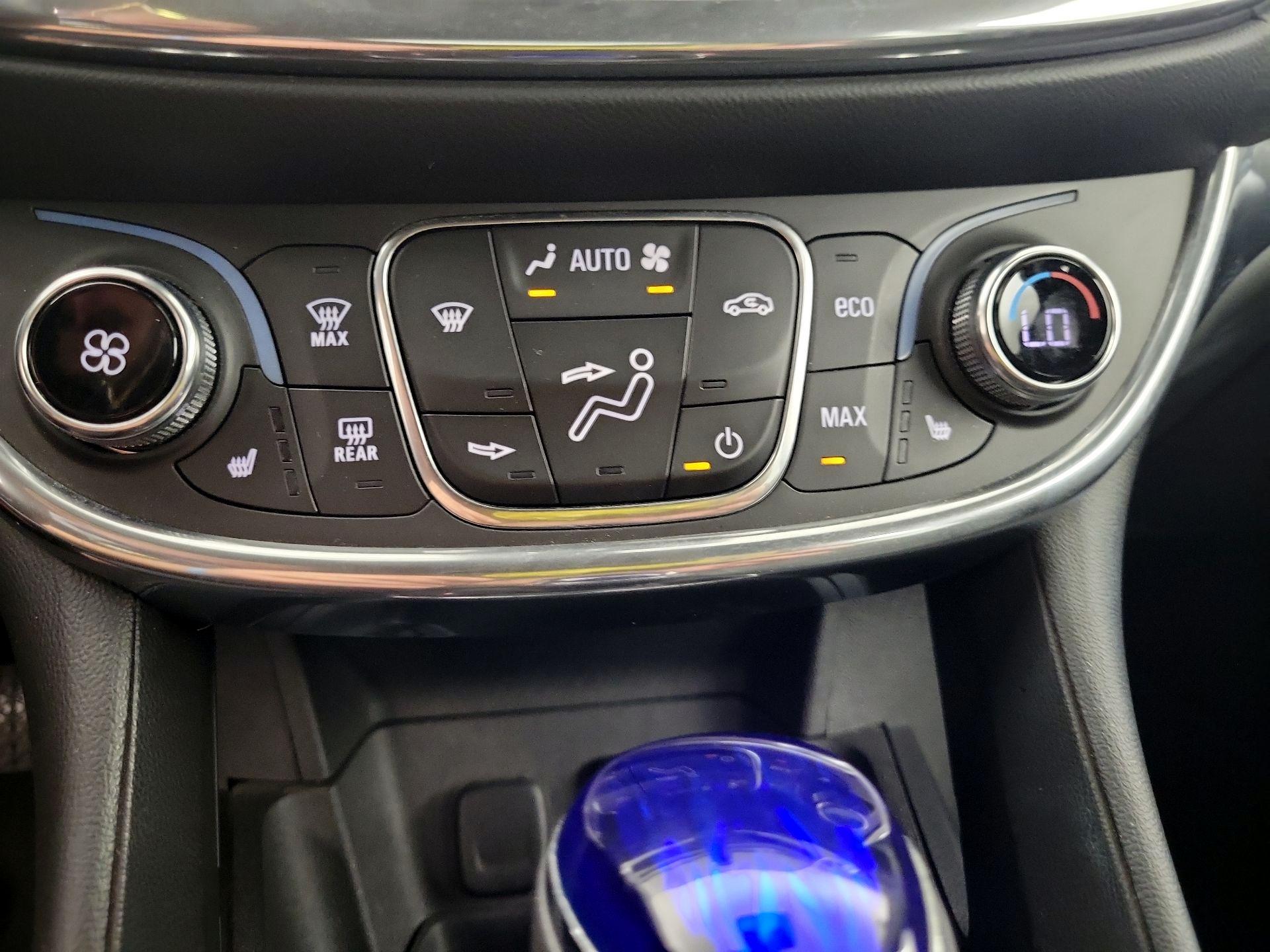 Thumbnail: 2016 Chevrolet Volt - 16
