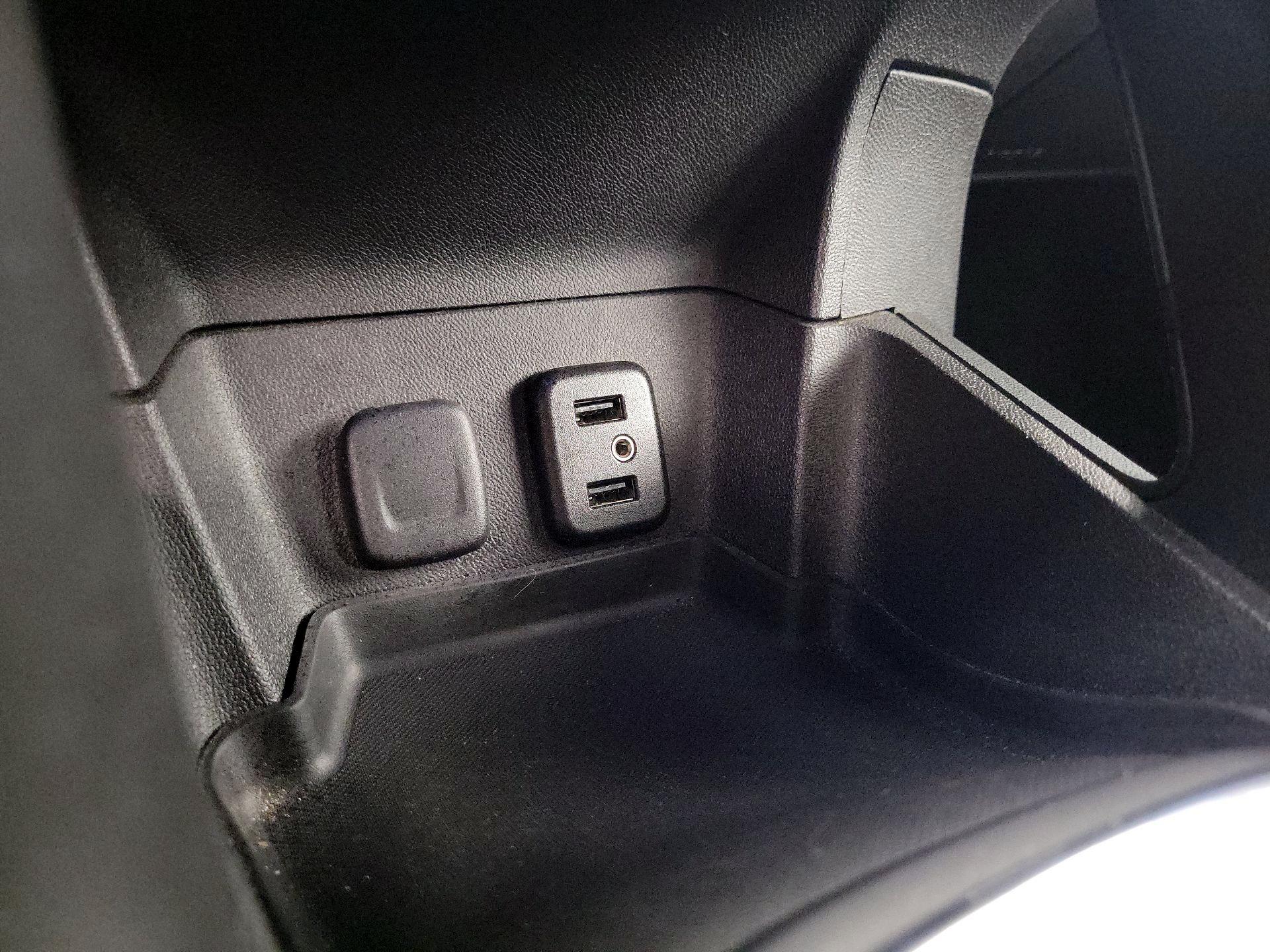 Thumbnail: 2016 Chevrolet Volt - 18
