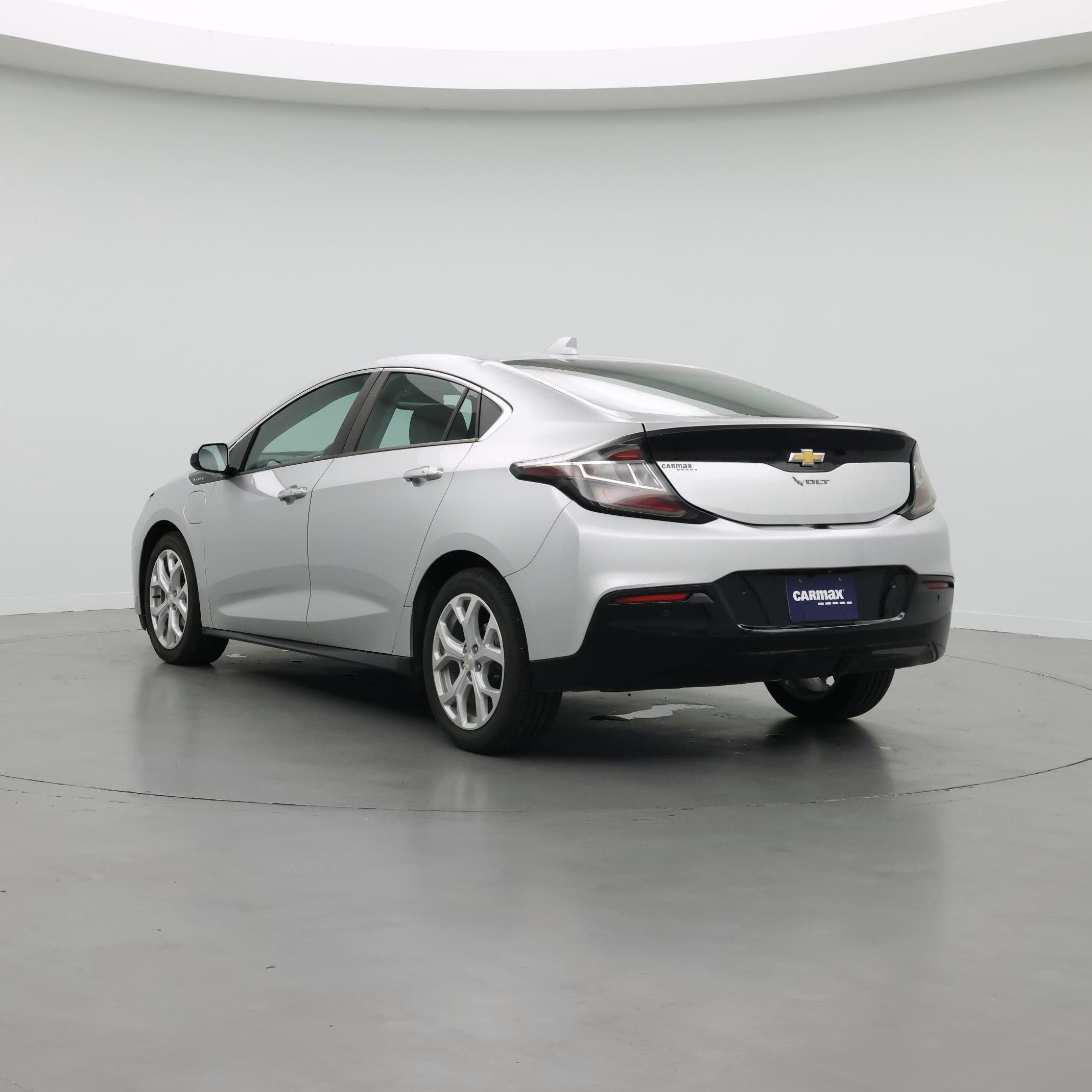 Thumbnail: 2016 Chevrolet Volt - 2