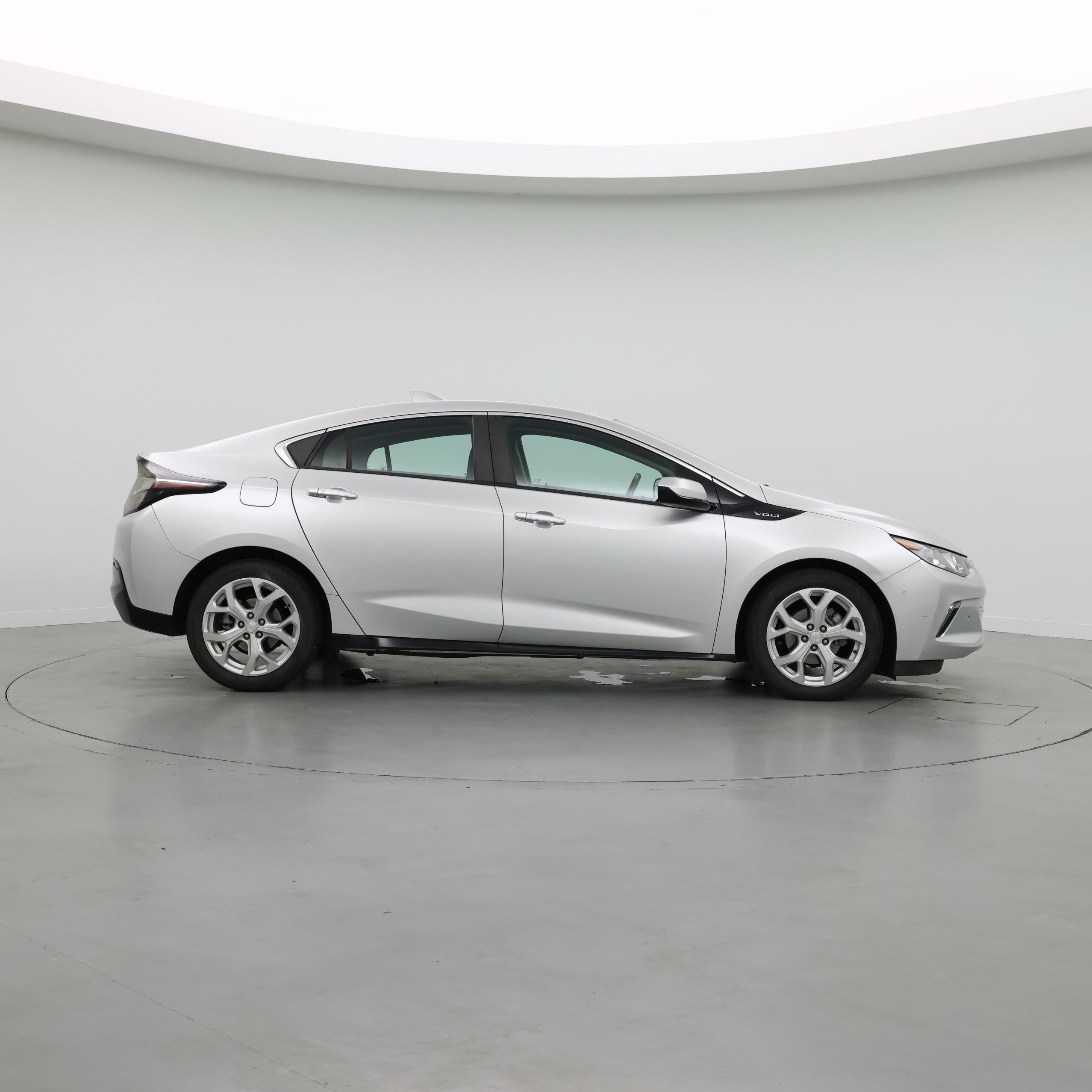 Thumbnail: 2016 Chevrolet Volt - 7