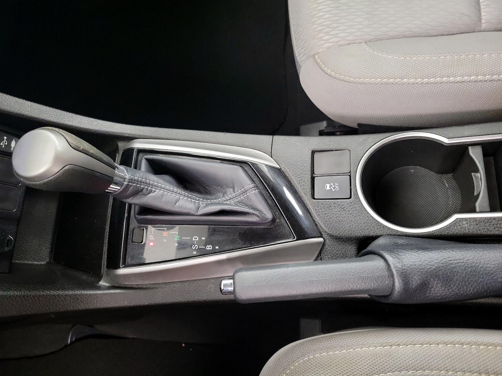 2014 Toyota Corolla LE - Photo 18