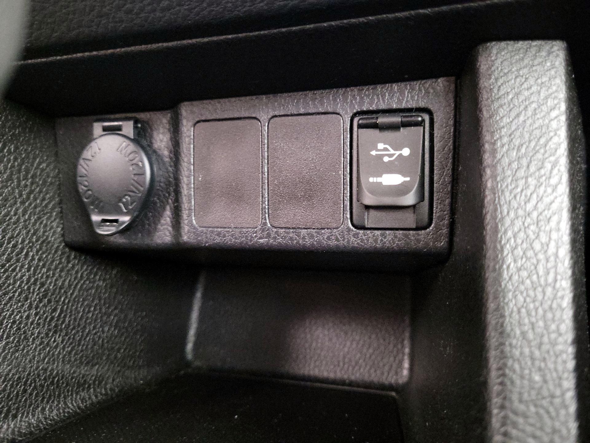 Thumbnail: 2014 Toyota Corolla - 18