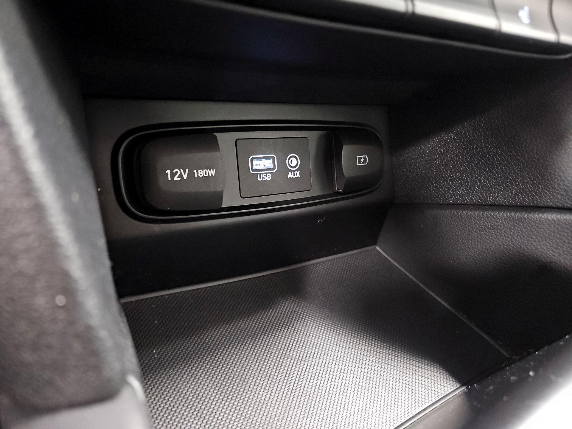 Thumbnail: 2019 Hyundai Santa Fe - 18