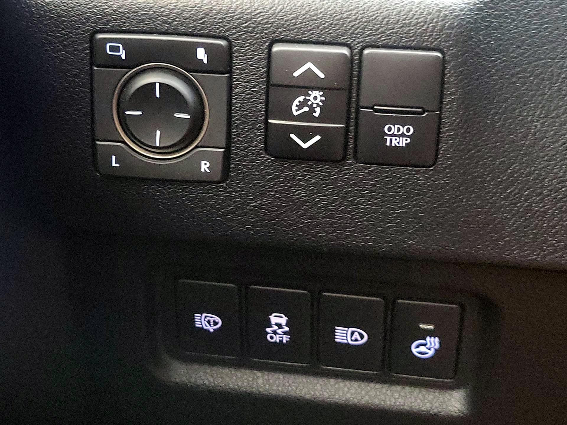 Thumbnail: 2023 Lexus GX - 13