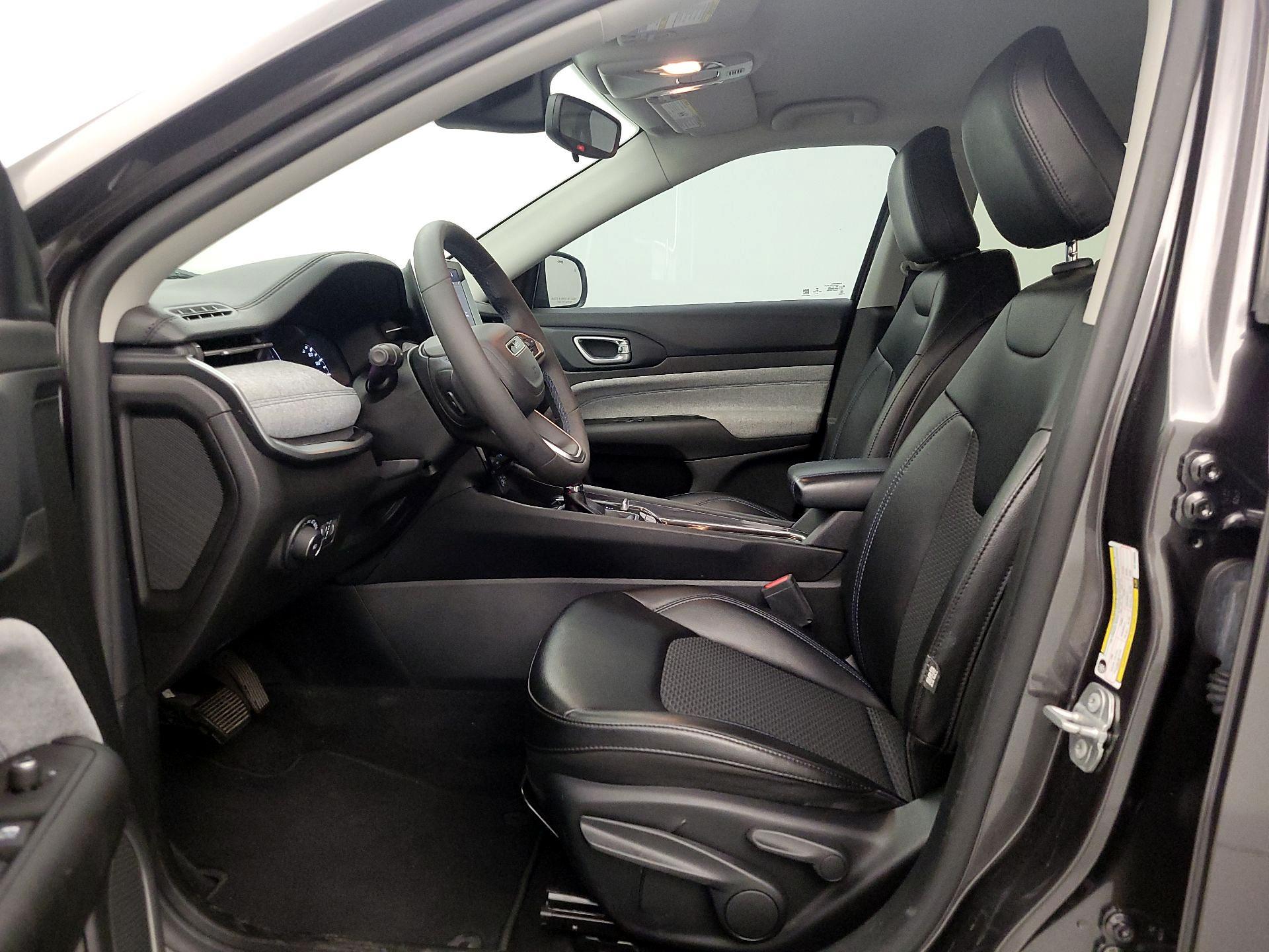 Thumbnail: 2022 Jeep Compass - 11