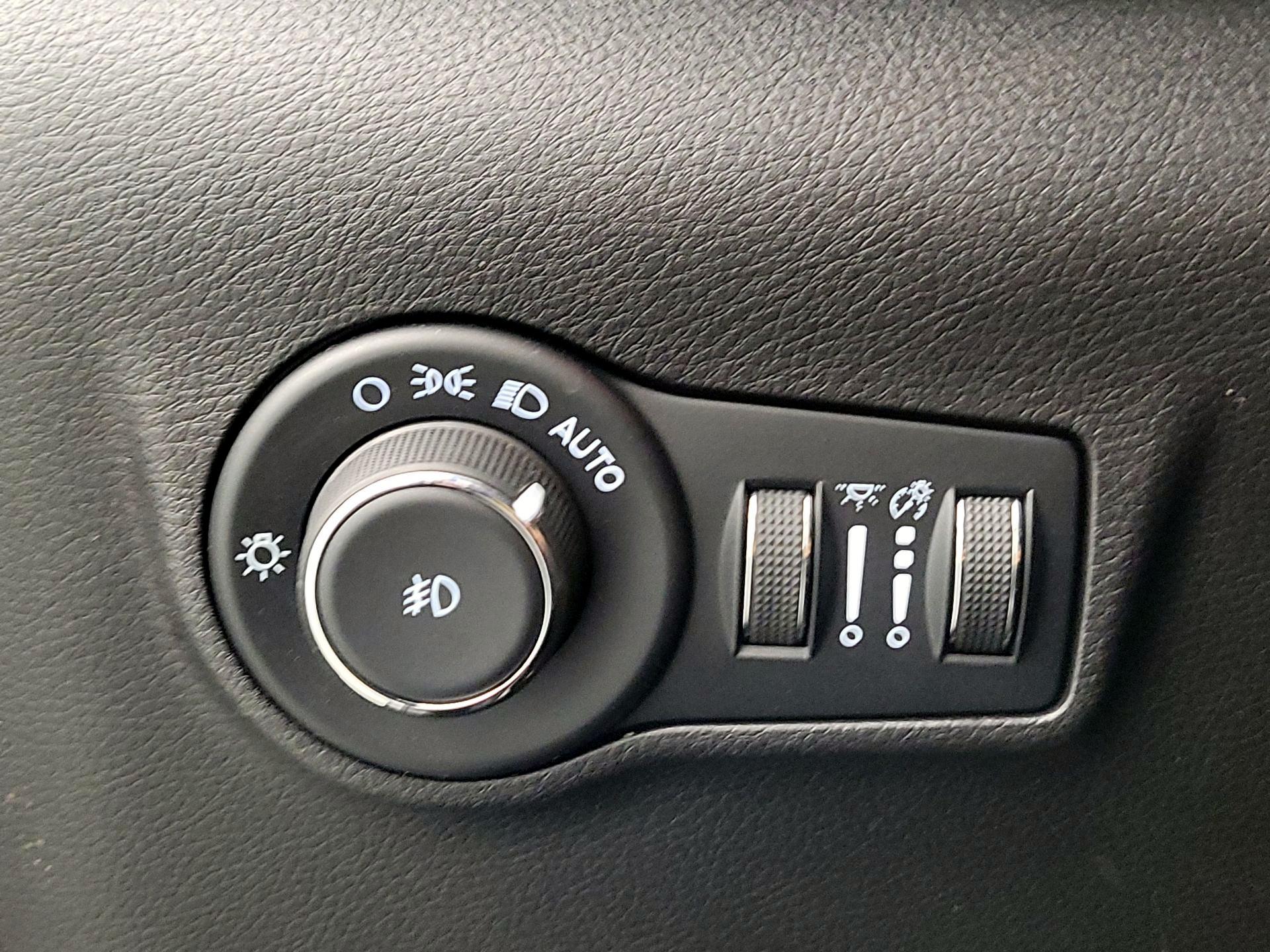 Thumbnail: 2022 Jeep Compass - 13