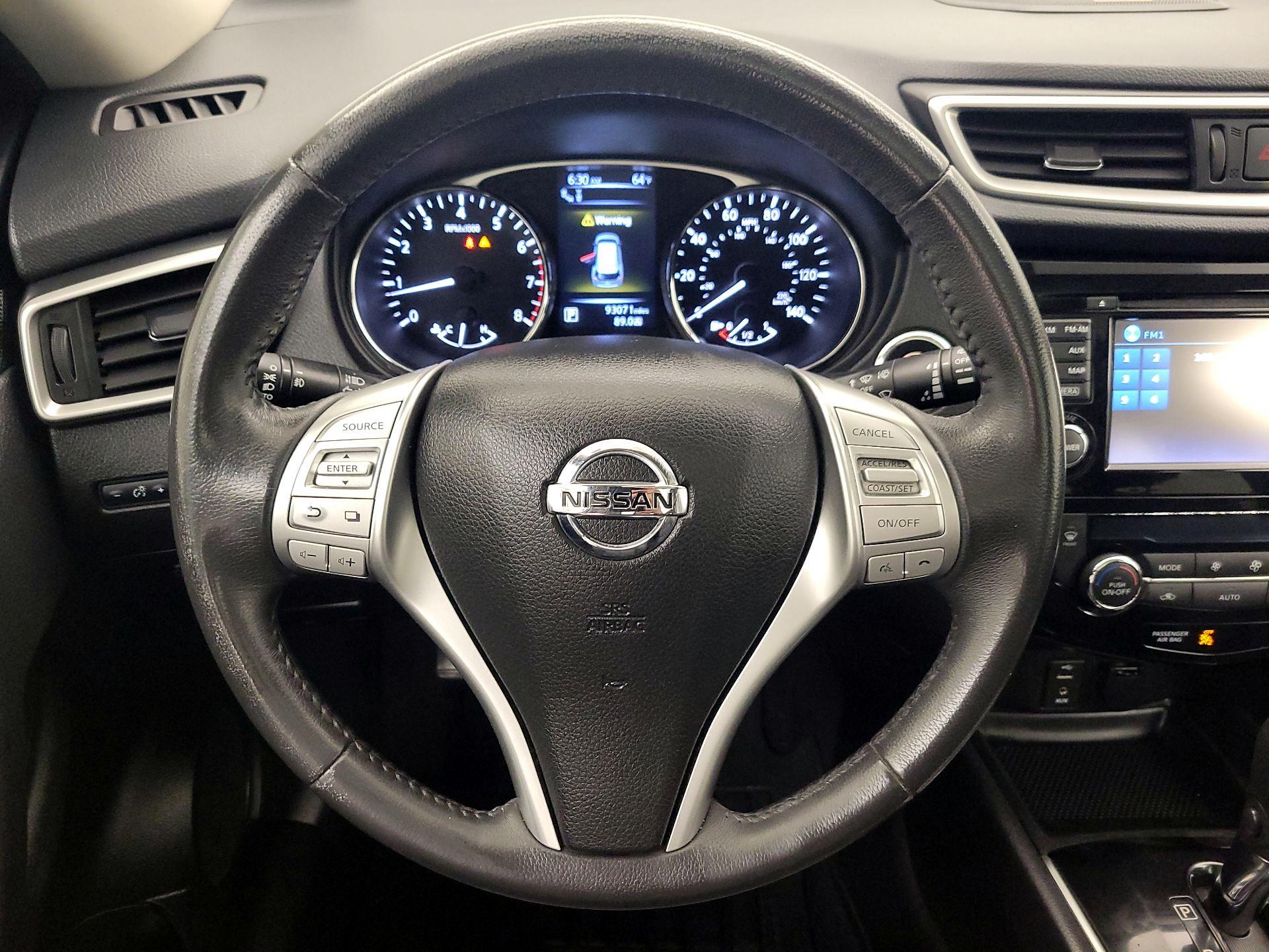 Thumbnail: 2015 Nissan Rogue - 10