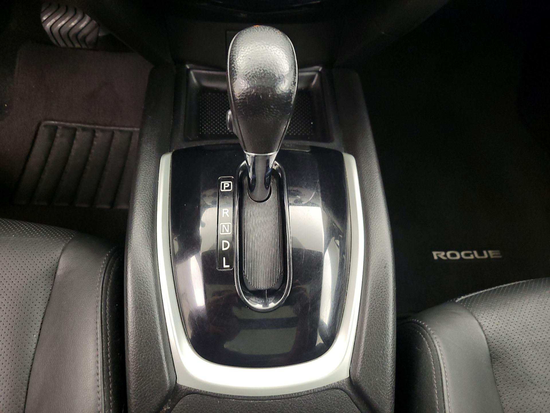 Thumbnail: 2015 Nissan Rogue - 18