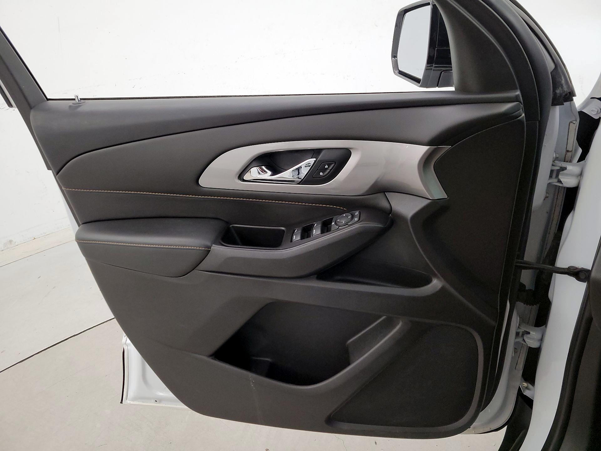 Thumbnail: 2020 Chevrolet Traverse - 12