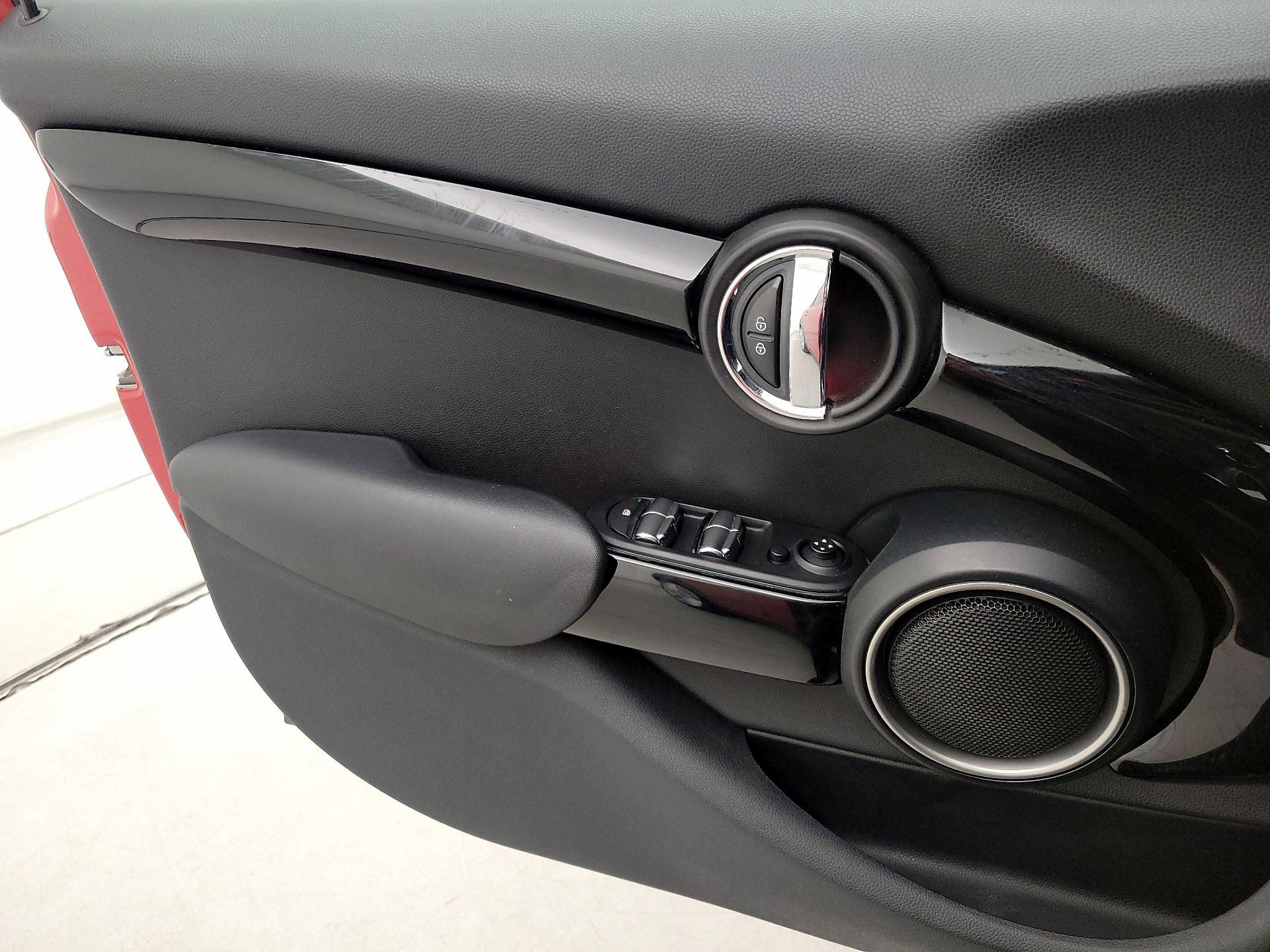 Thumbnail: 2015 MINI Cooper Hardtop - 12