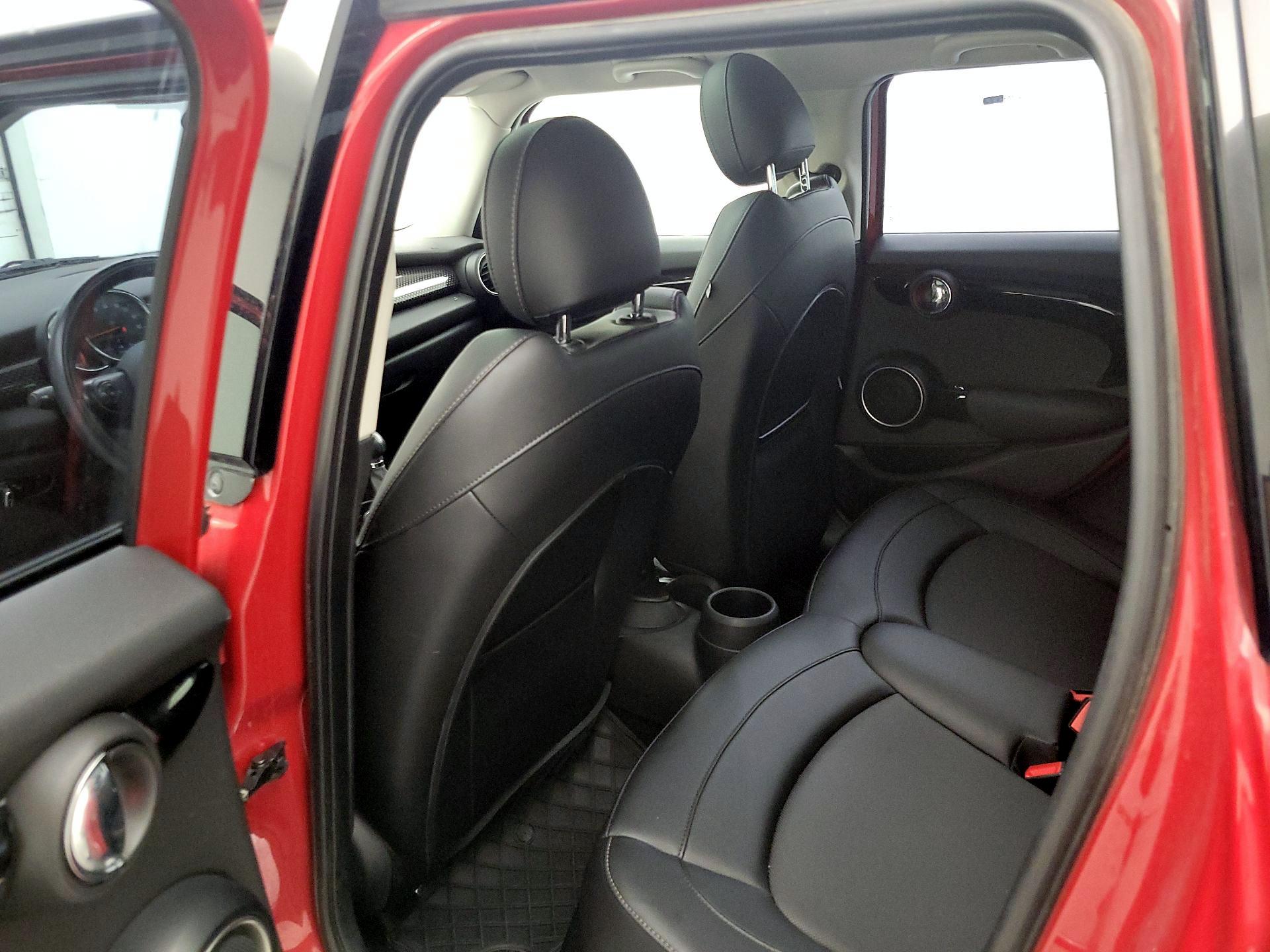 Thumbnail: 2015 MINI Cooper Hardtop - 19