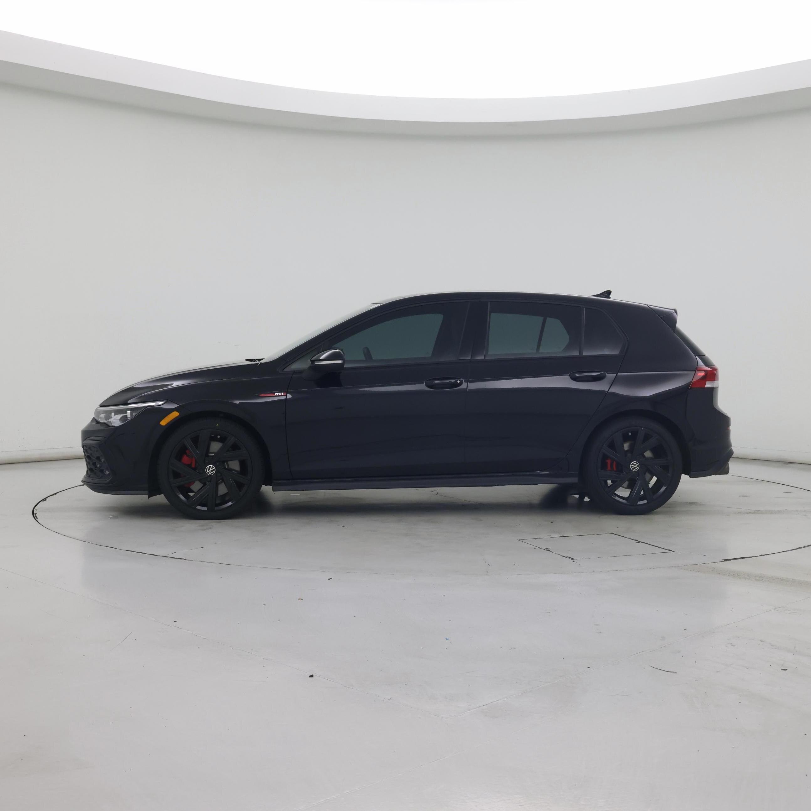 Thumbnail: 2023 Volkswagen Golf - 3