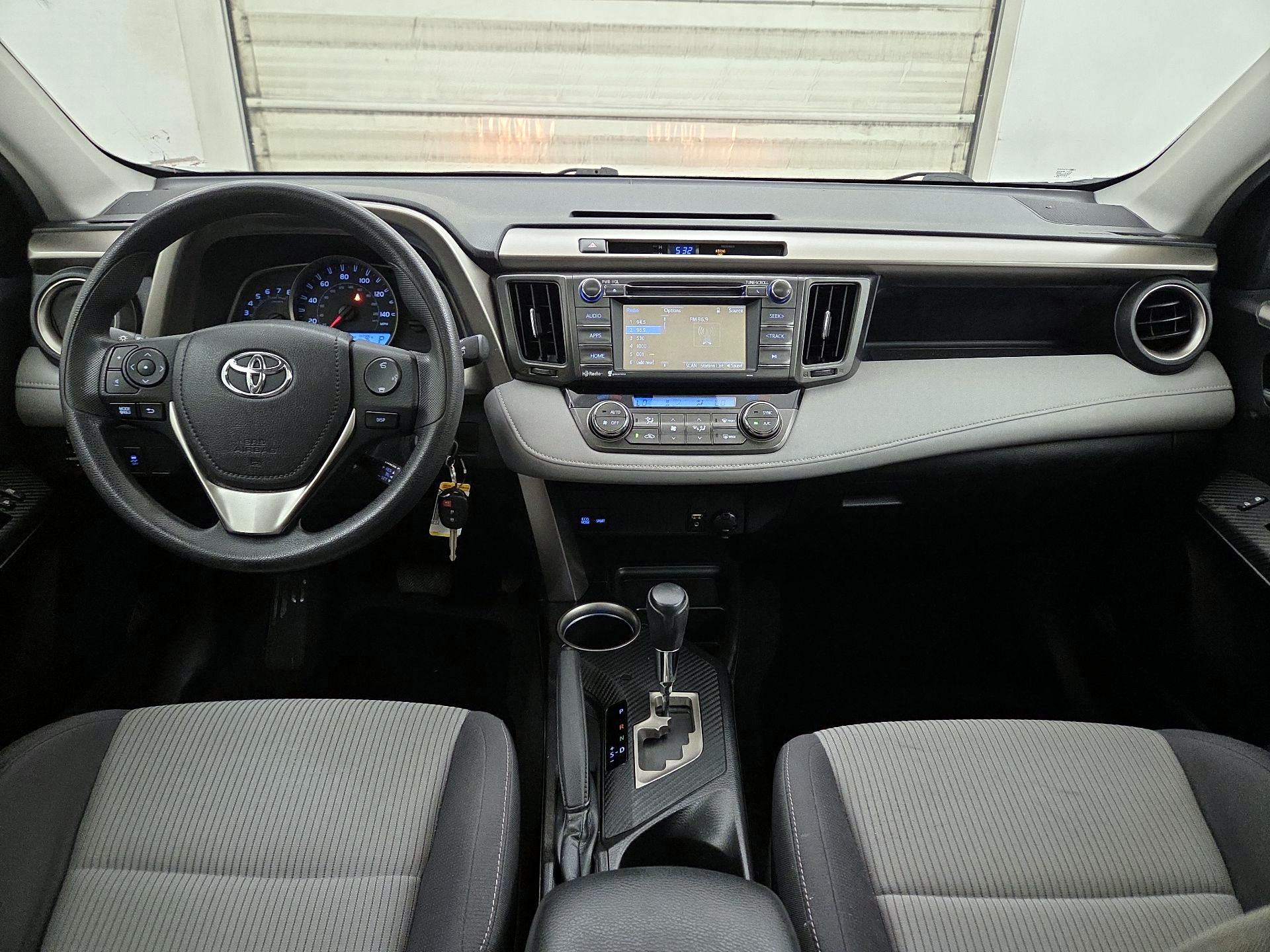 Thumbnail: 2015 Toyota RAV4 - 9