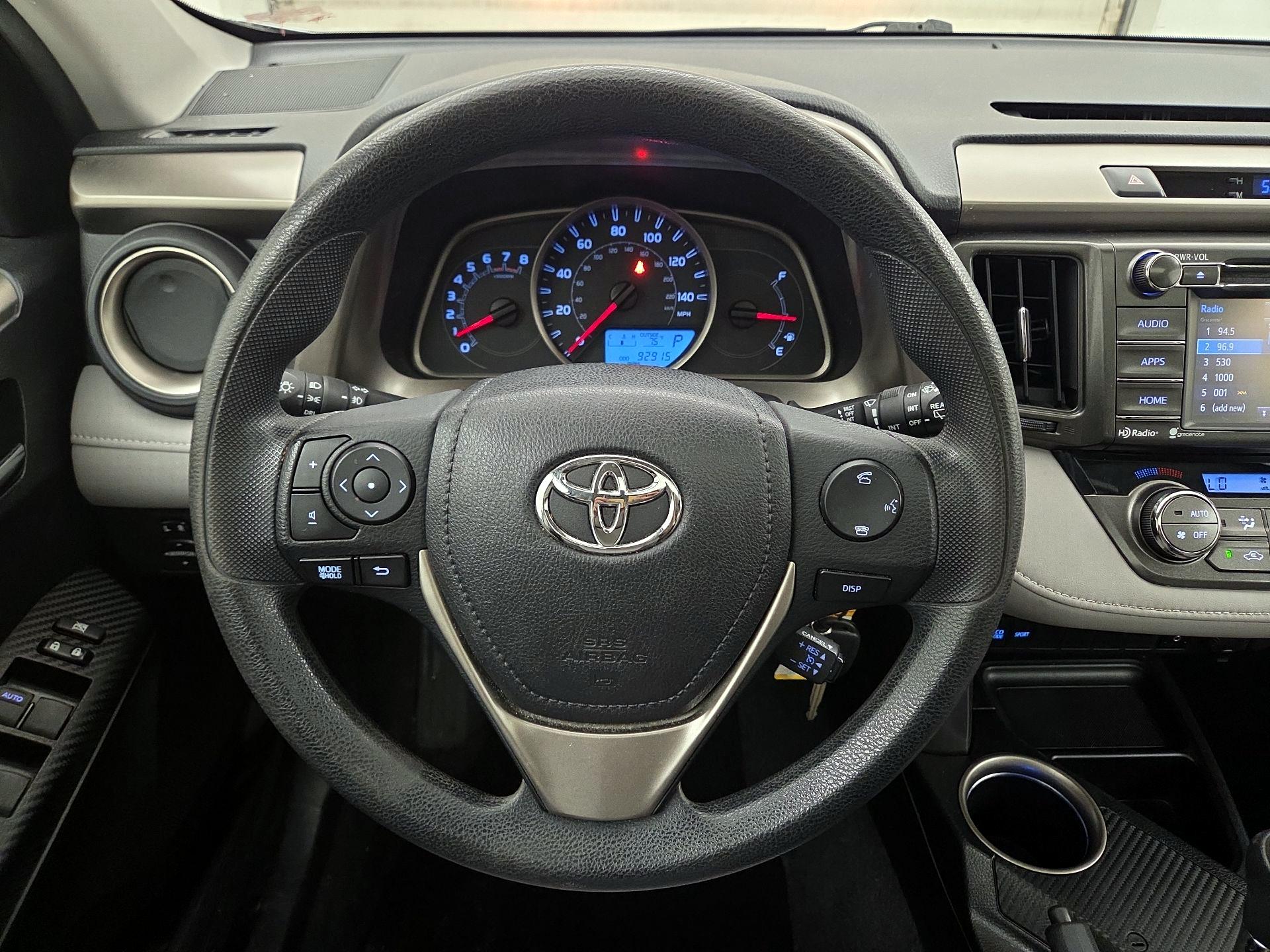 Thumbnail: 2015 Toyota RAV4 - 10