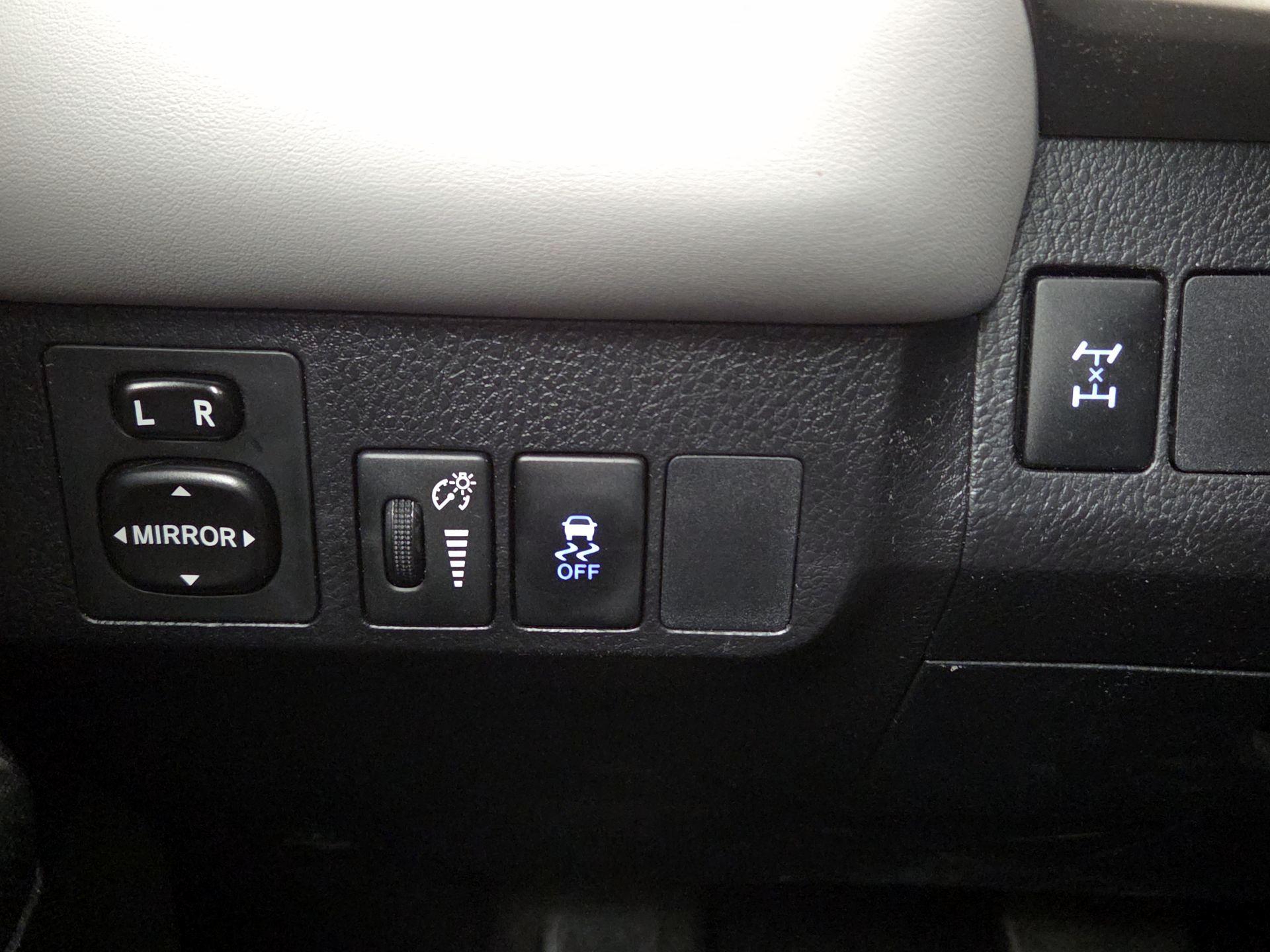 Thumbnail: 2015 Toyota RAV4 - 13