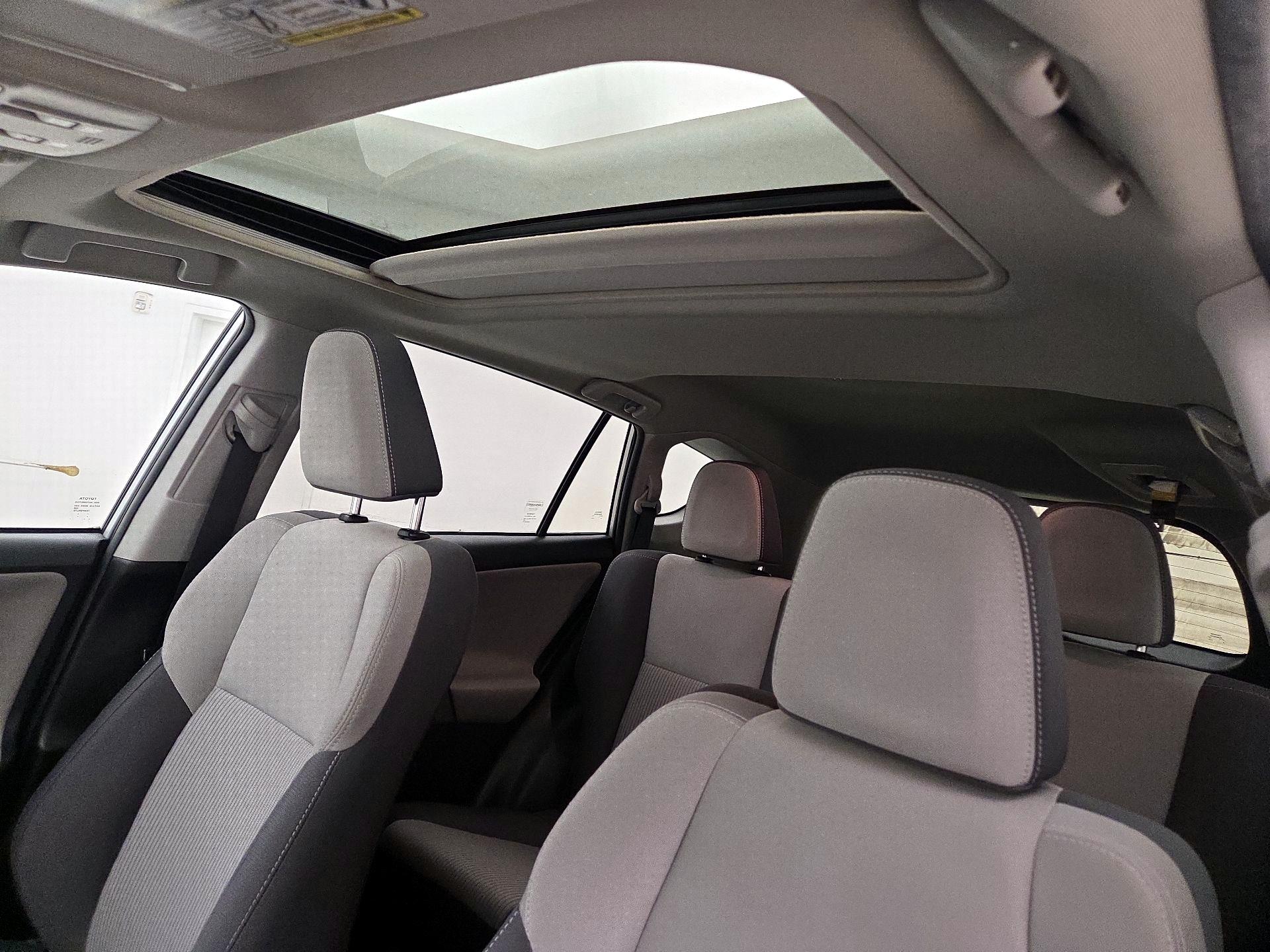 Thumbnail: 2015 Toyota RAV4 - 19