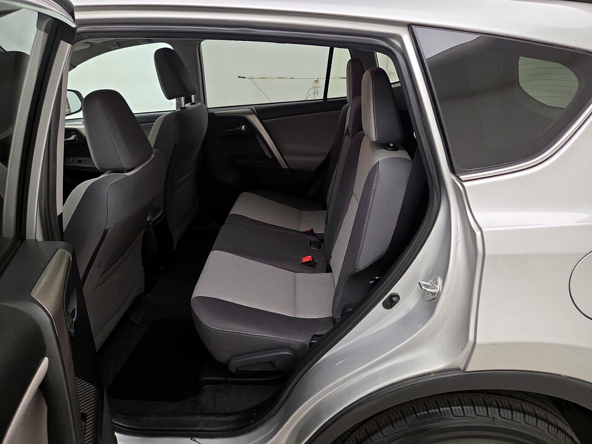 Thumbnail: 2015 Toyota RAV4 - 20
