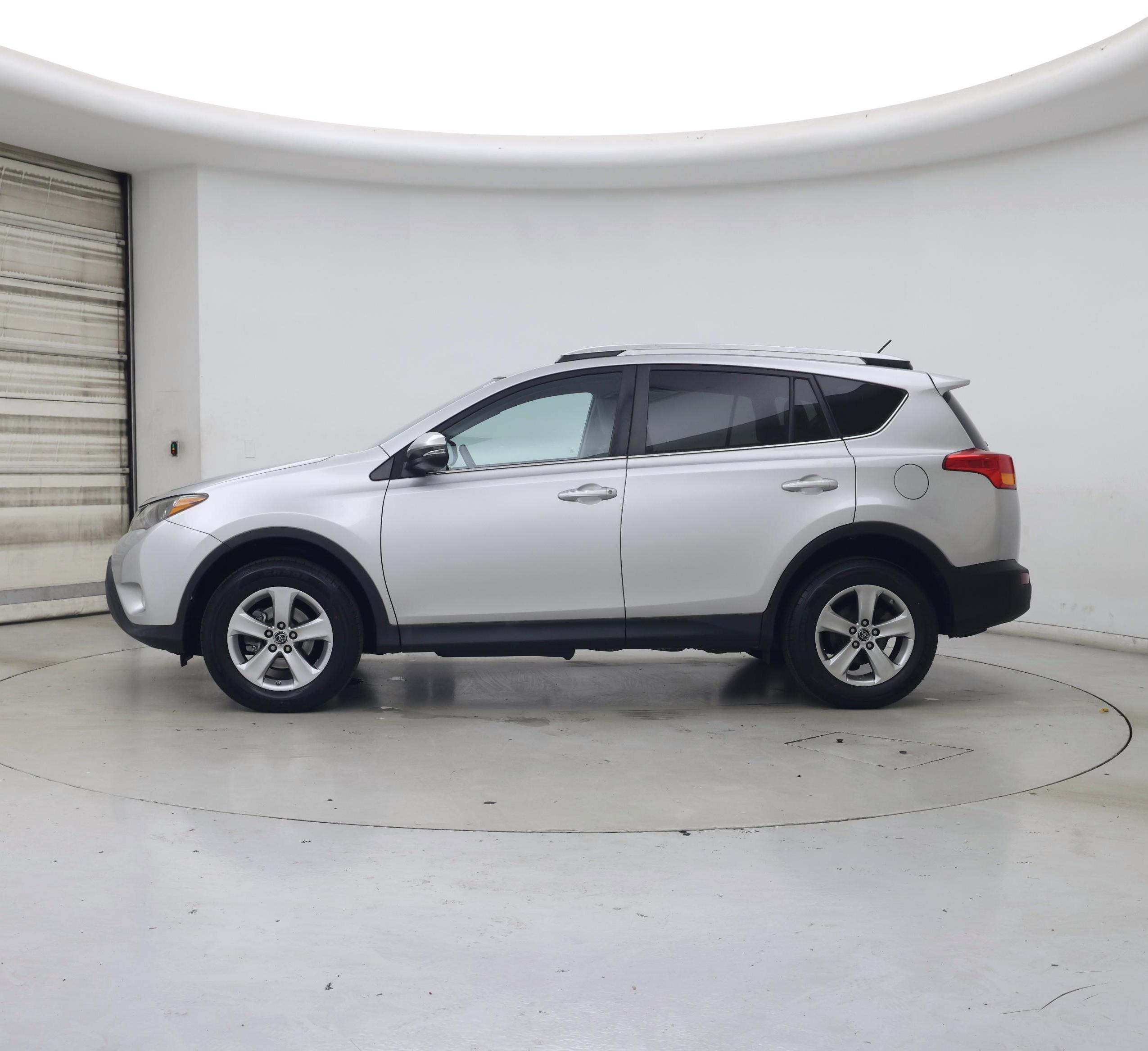 Thumbnail: 2015 Toyota RAV4 - 3