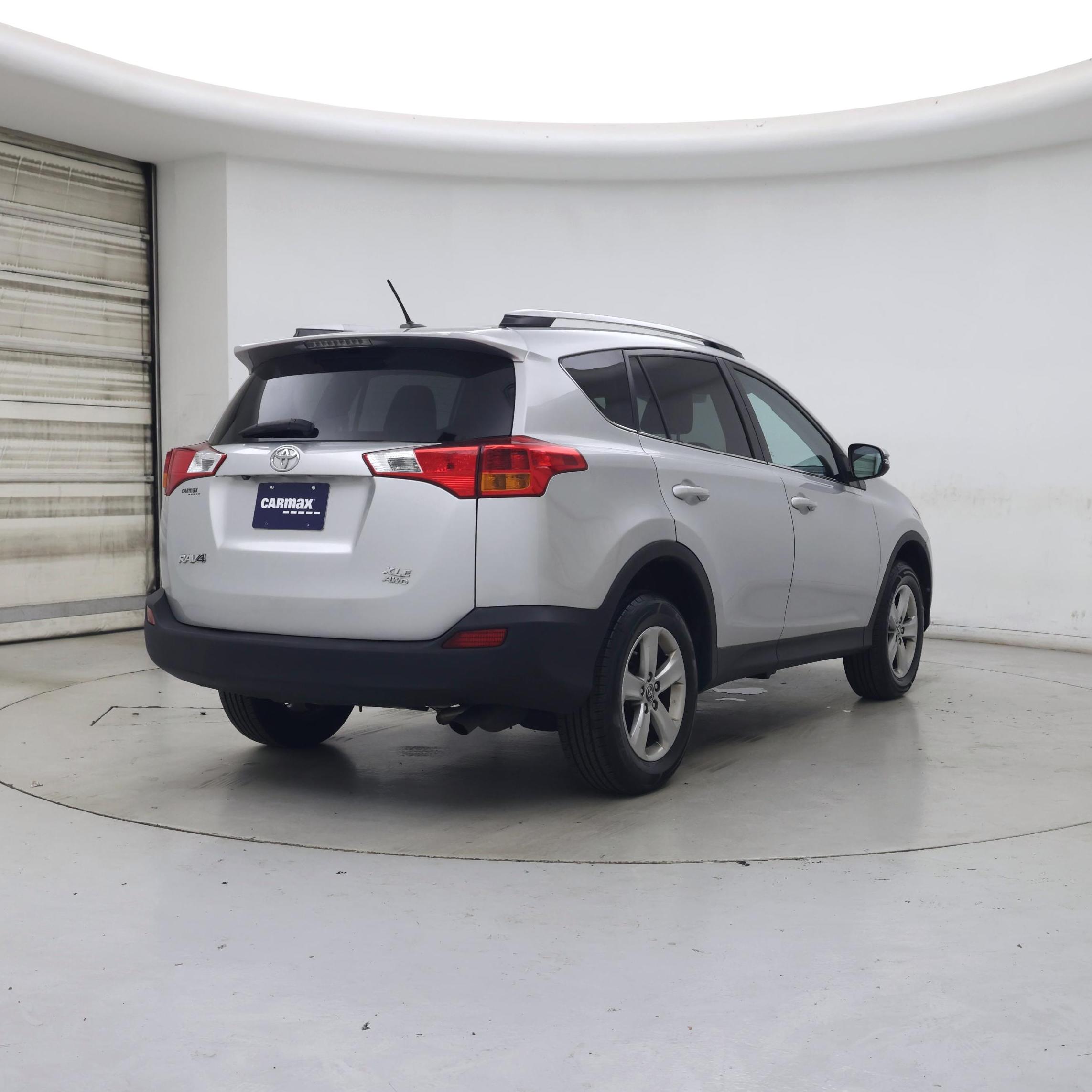 Thumbnail: 2015 Toyota RAV4 - 8