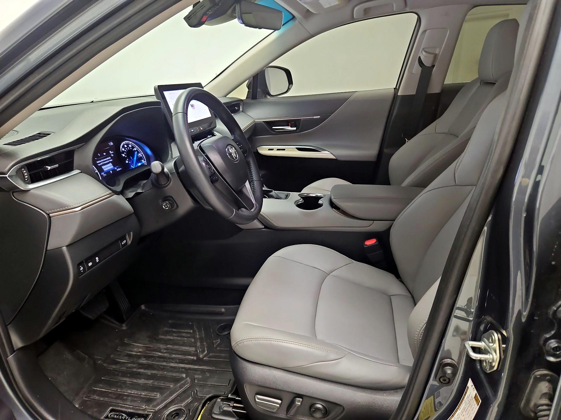 Thumbnail: 2024 Toyota Venza - 11