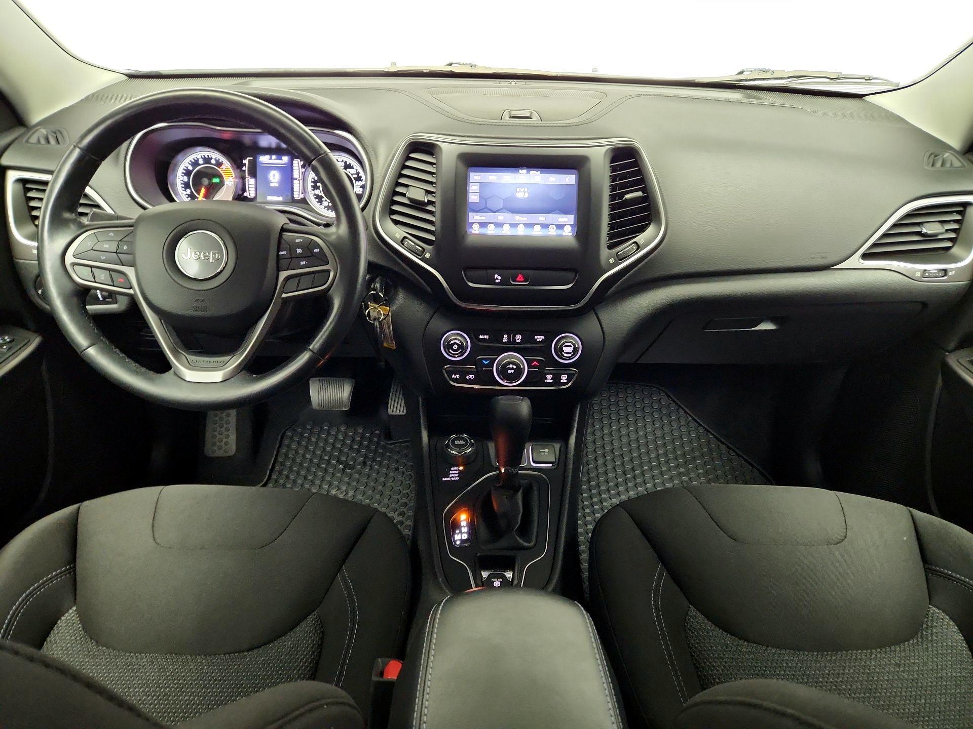 Thumbnail: 2020 Jeep Cherokee - 9