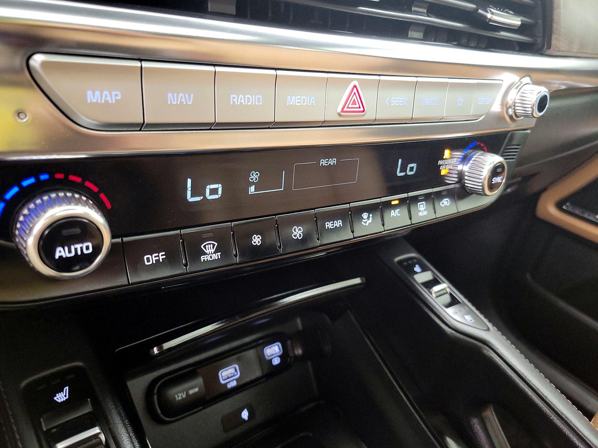 Thumbnail: 2021 Kia Telluride - 17