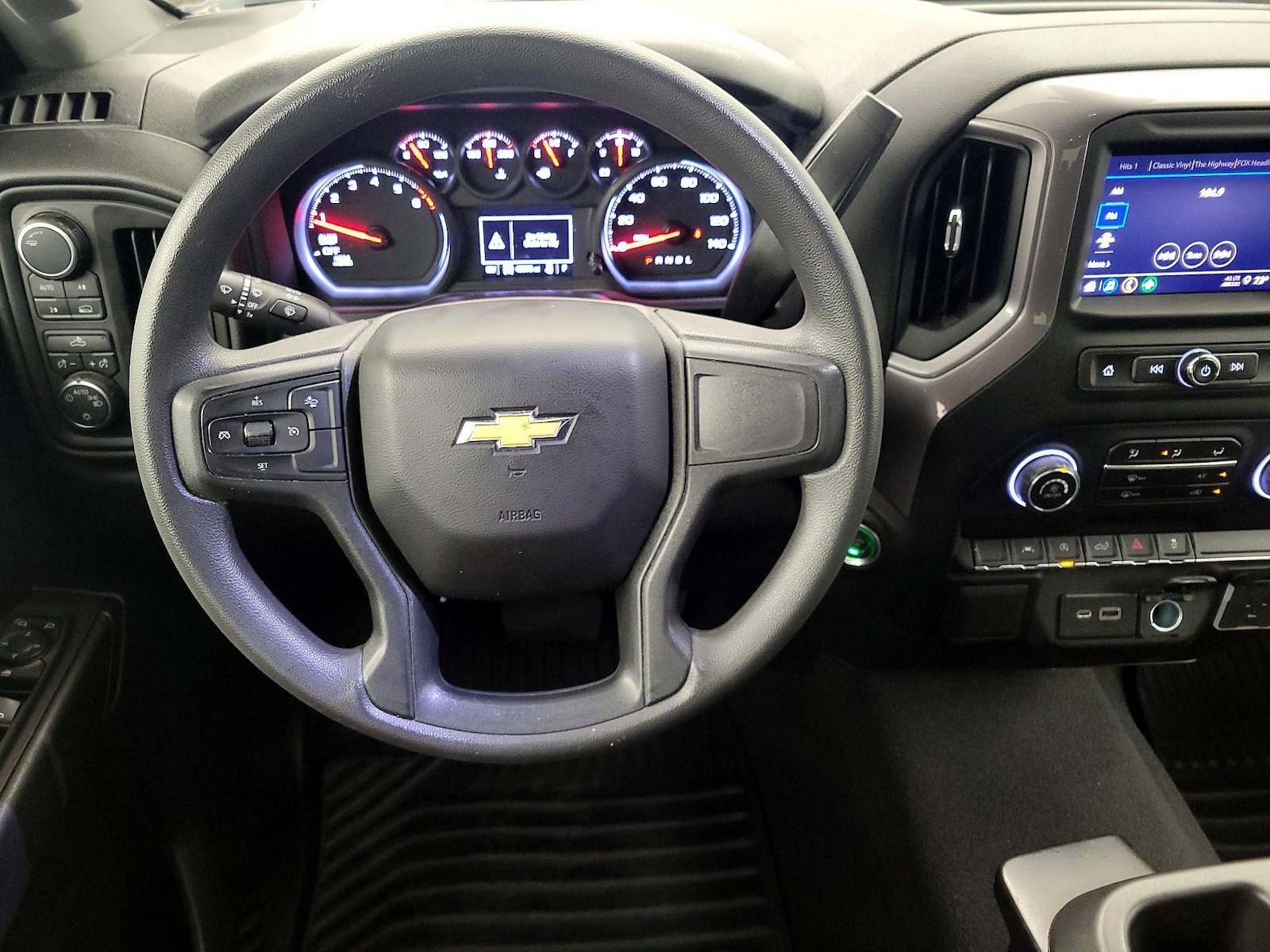 2022 Chevrolet Silverado 1500 Custom - Photo 11