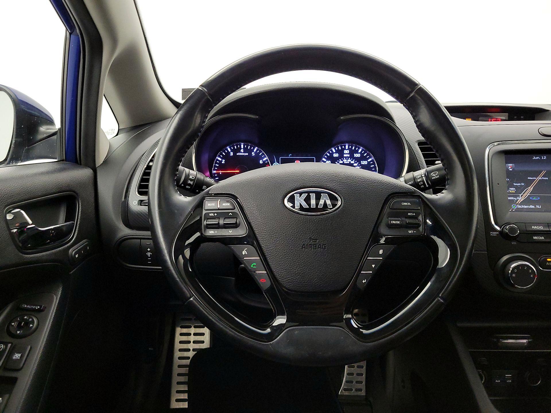 Thumbnail: 2017 Kia Forte - 10