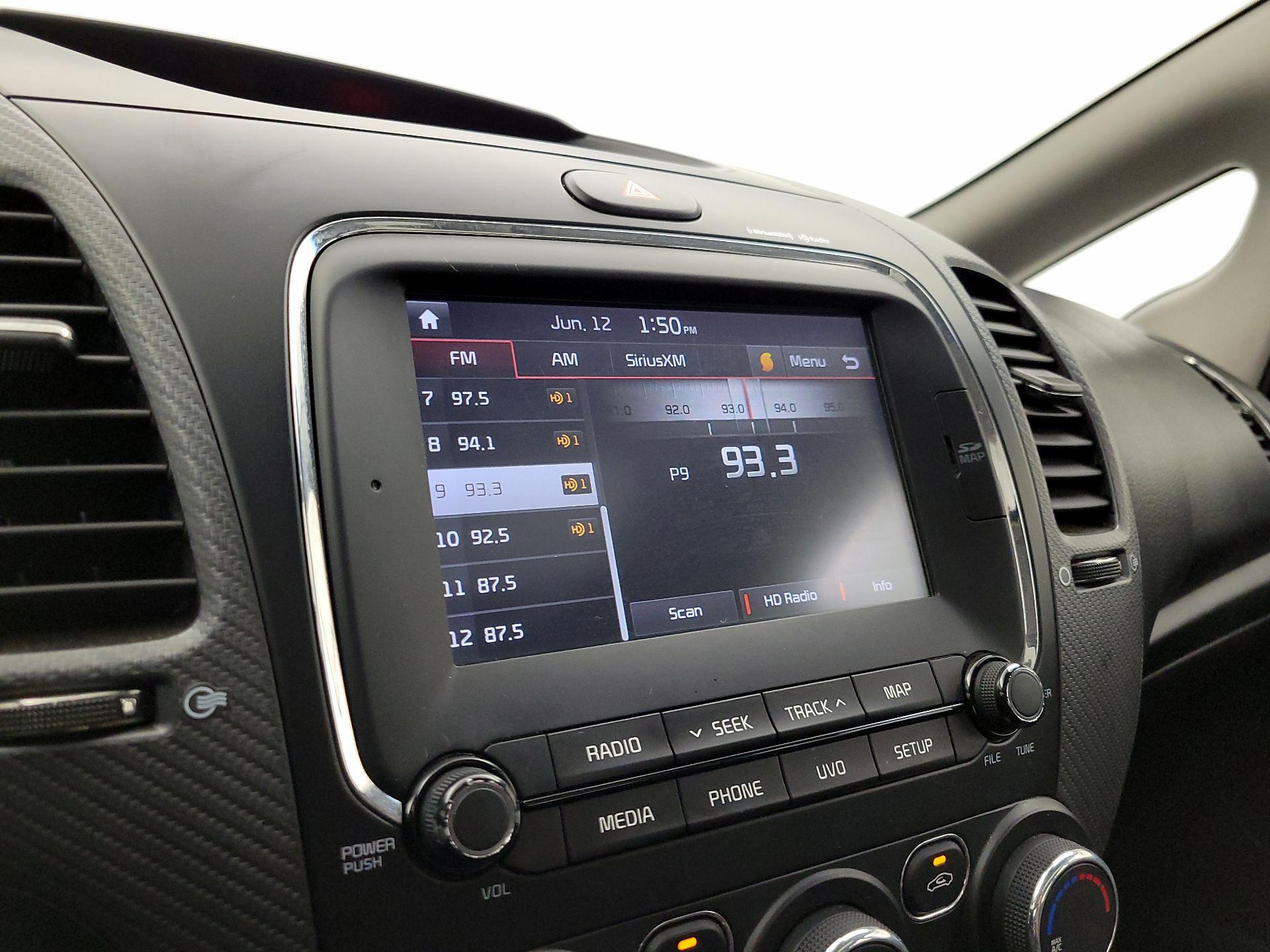 Thumbnail: 2017 Kia Forte - 16