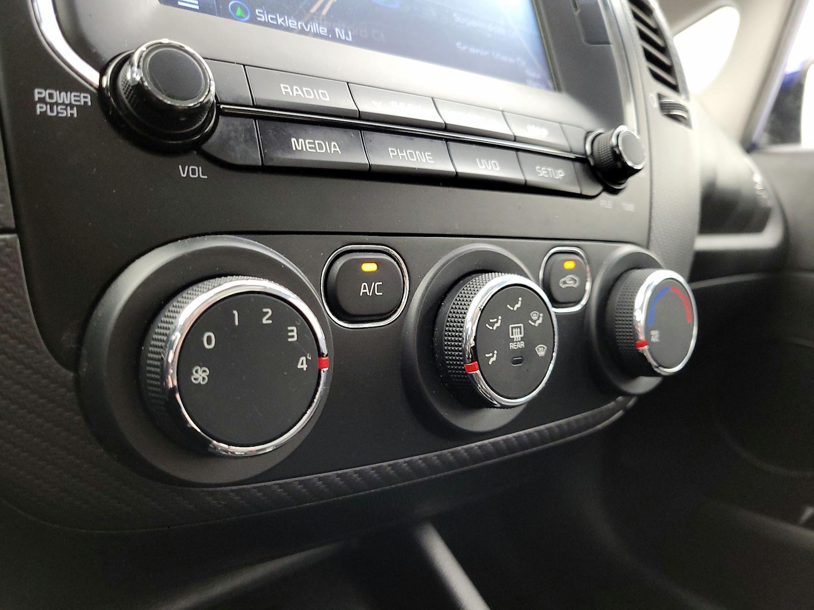 2017 Kia Forte S - Photo 18