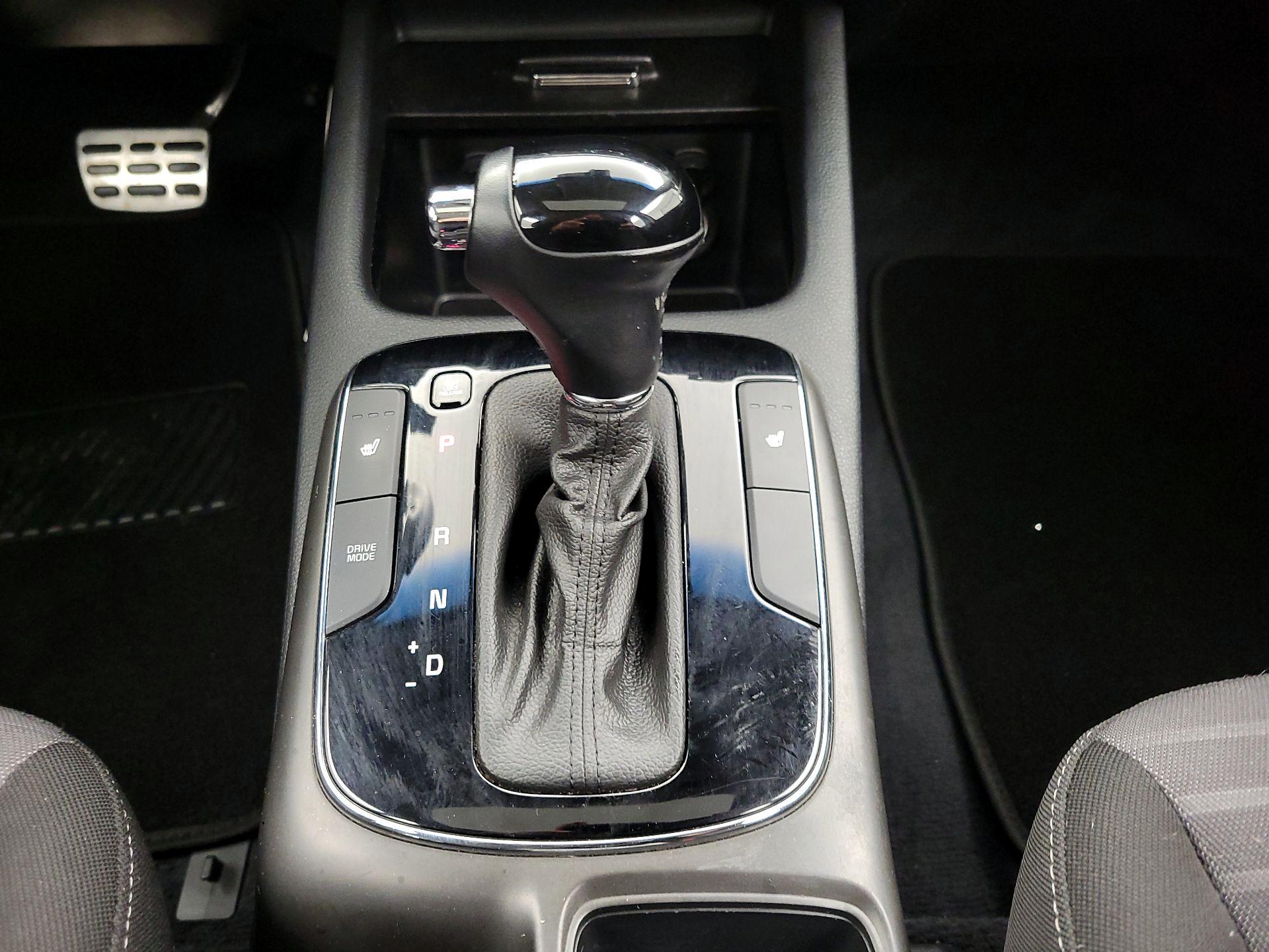 Thumbnail: 2017 Kia Forte - 18