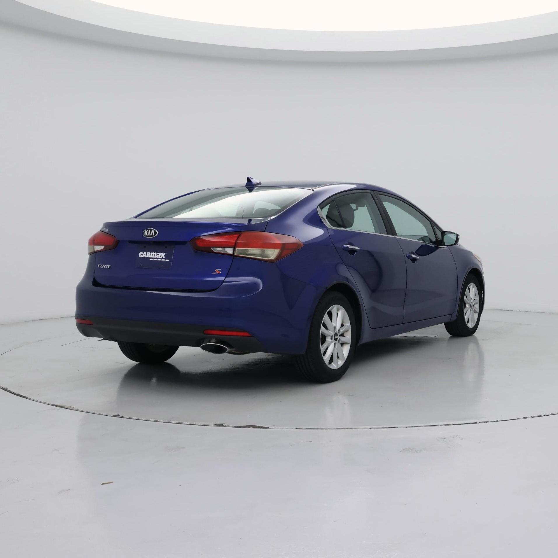 Thumbnail: 2017 Kia Forte - 8