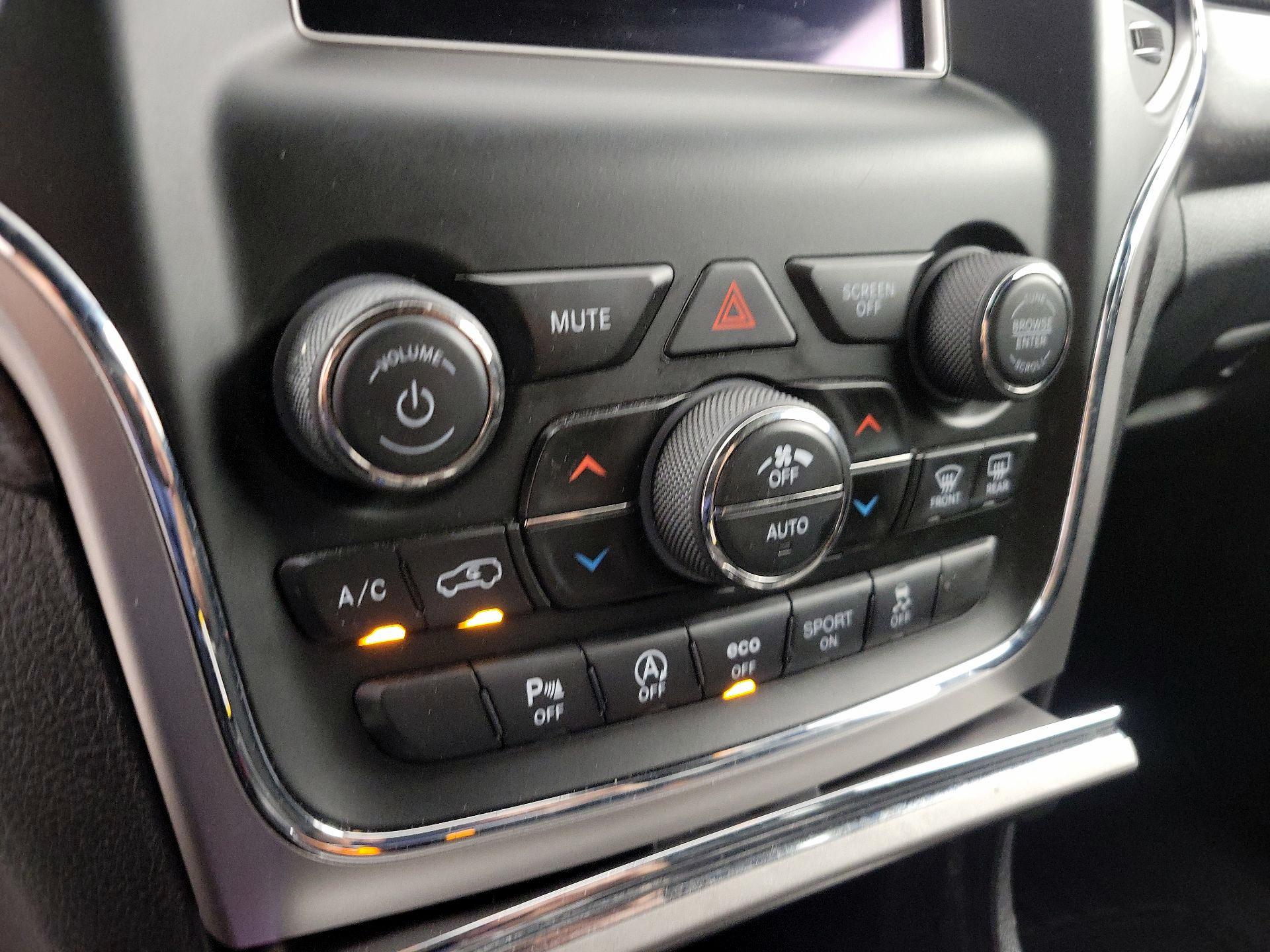 Thumbnail: 2018 Jeep Grand Cherokee - 16