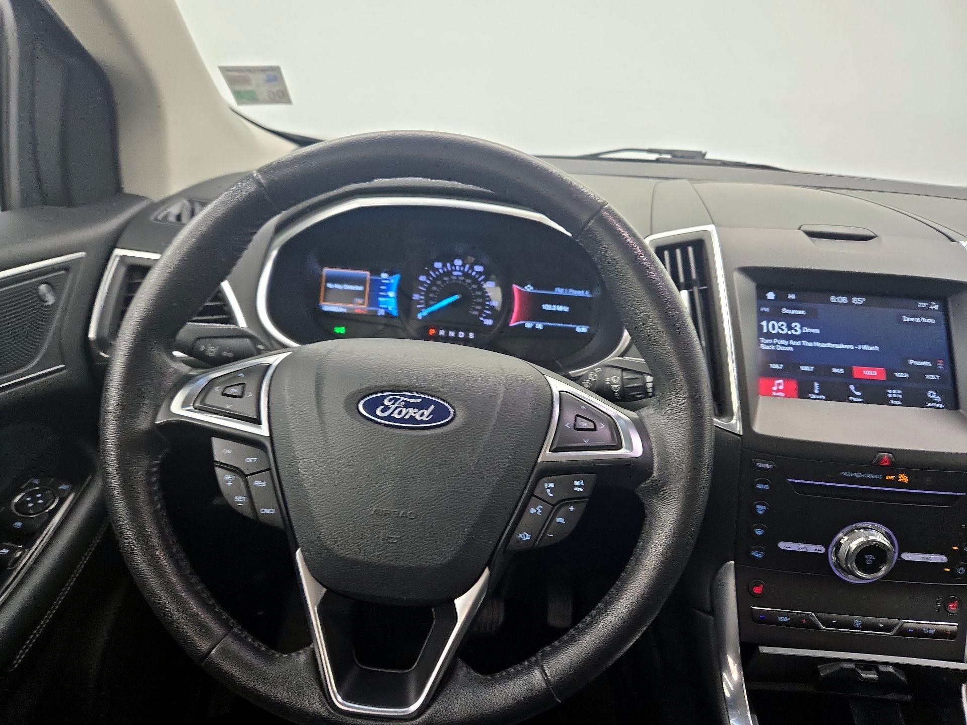 Thumbnail: 2019 Ford Edge - 10